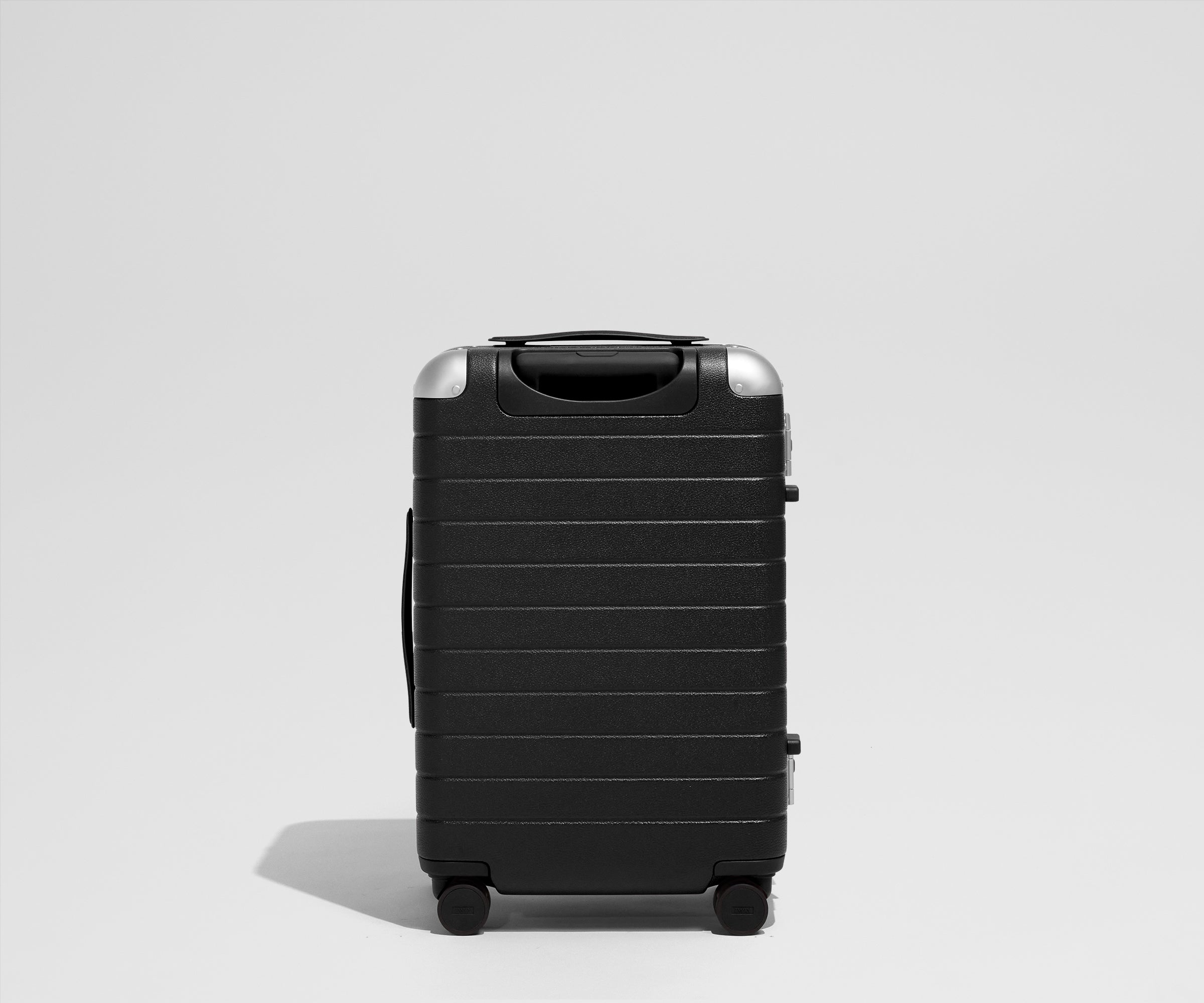 away-aluminum-edge-bigger-carry-on-valise-cabine-jet-black image 6