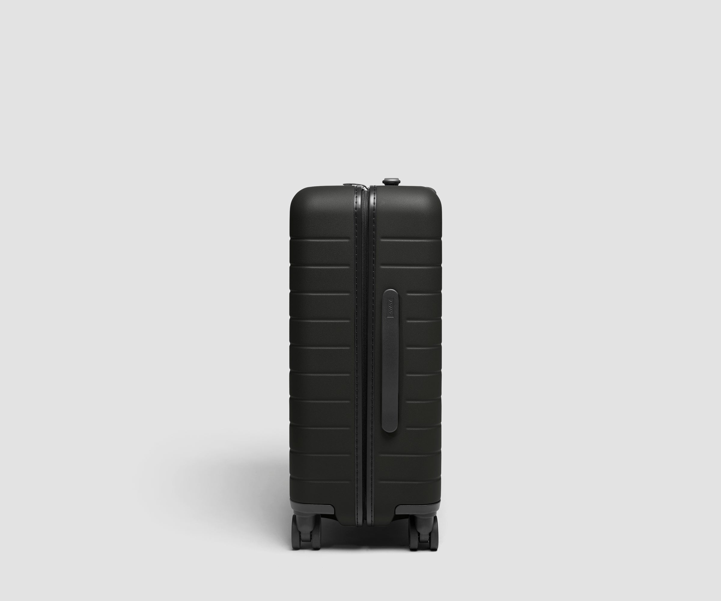 away-bigger-carry-on-3-valise-cabine-jet-black-rigide image 3