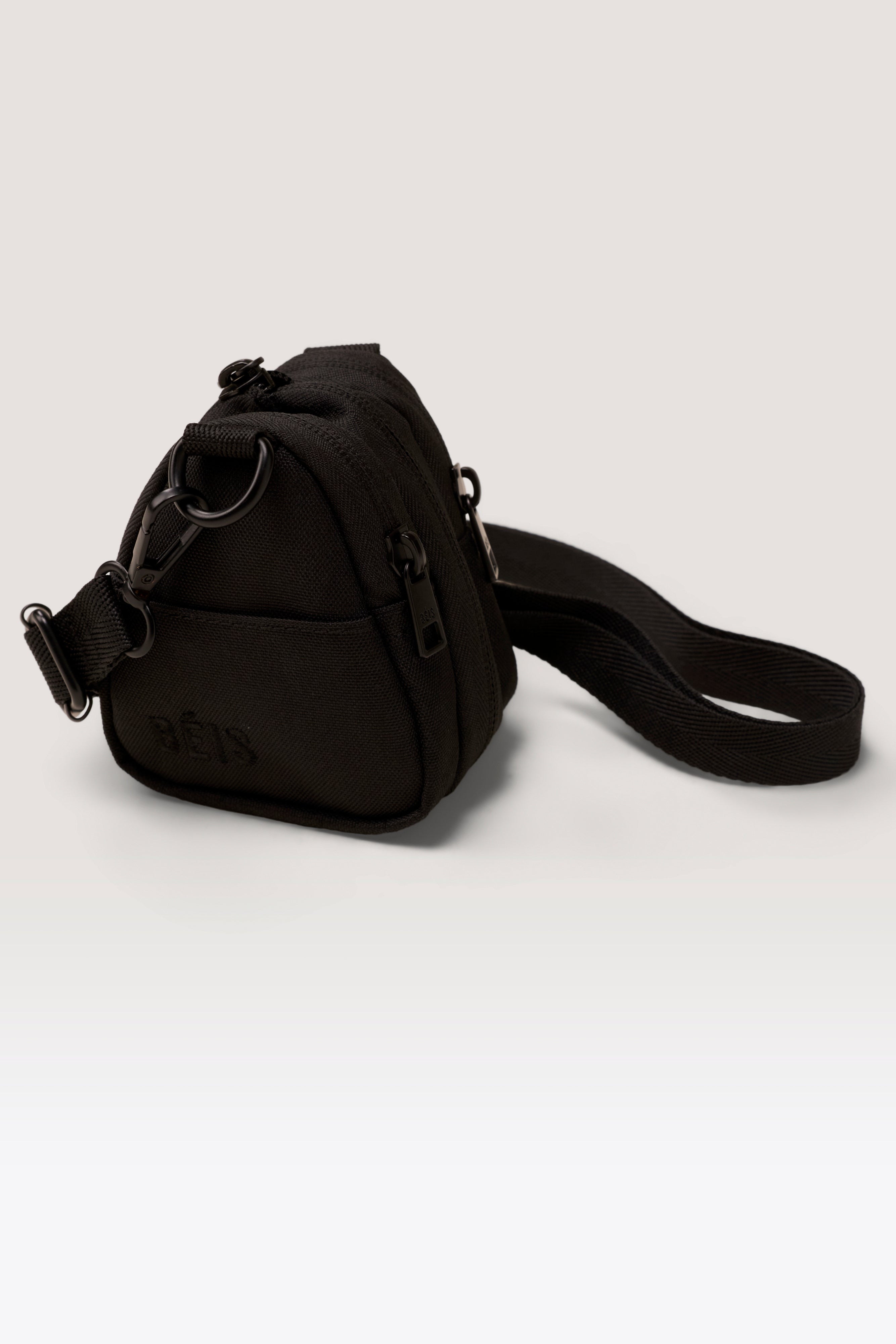 beis-crossbody-charm-mini-sac-bandouli-re-noire-extensible image 3