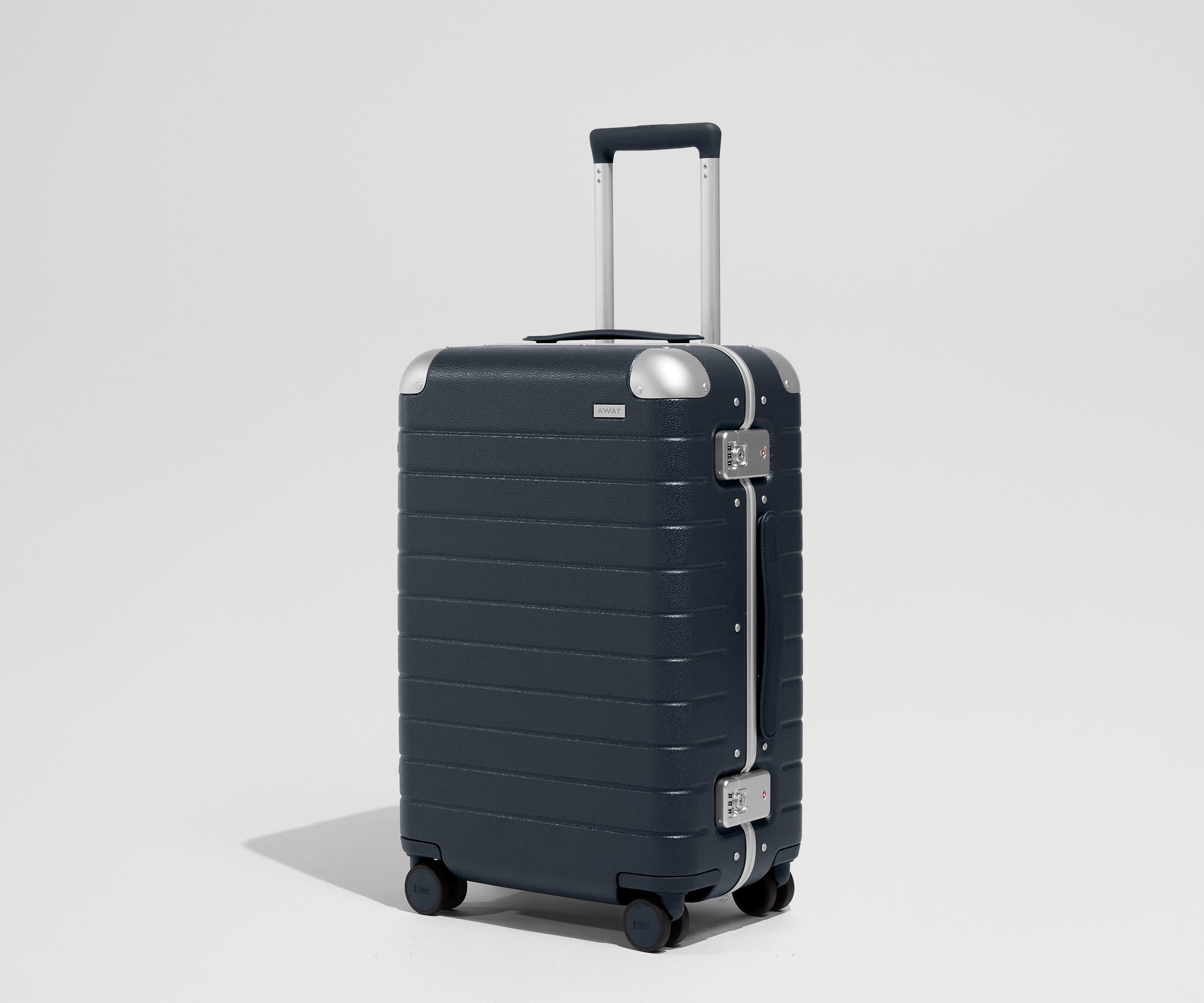 away-aluminum-edge-bigger-carry-on-valise-cabine-navy-blue image 1