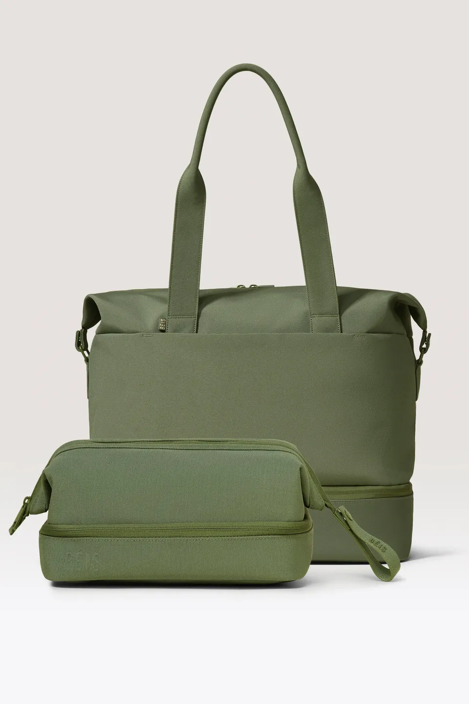 beis-weekend-travel-set-sac-week-end-olive-trousse image 1