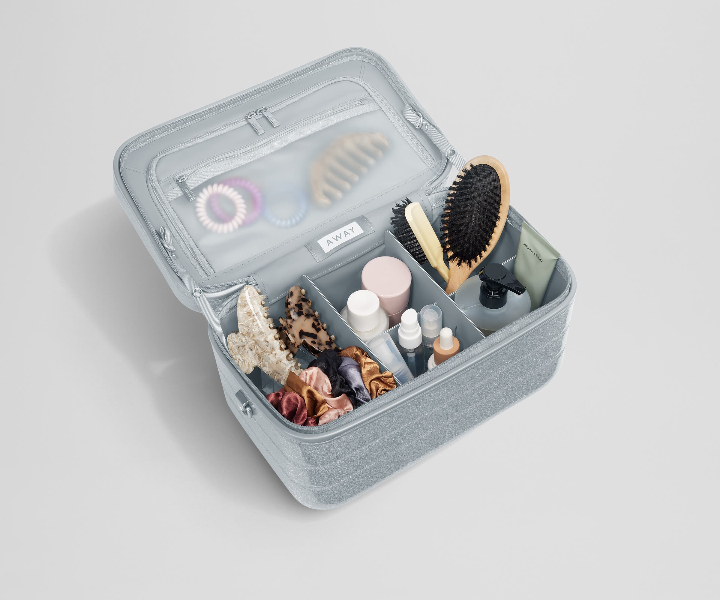 away-train-case-vanity-case-rigide-supernova-silver image 5