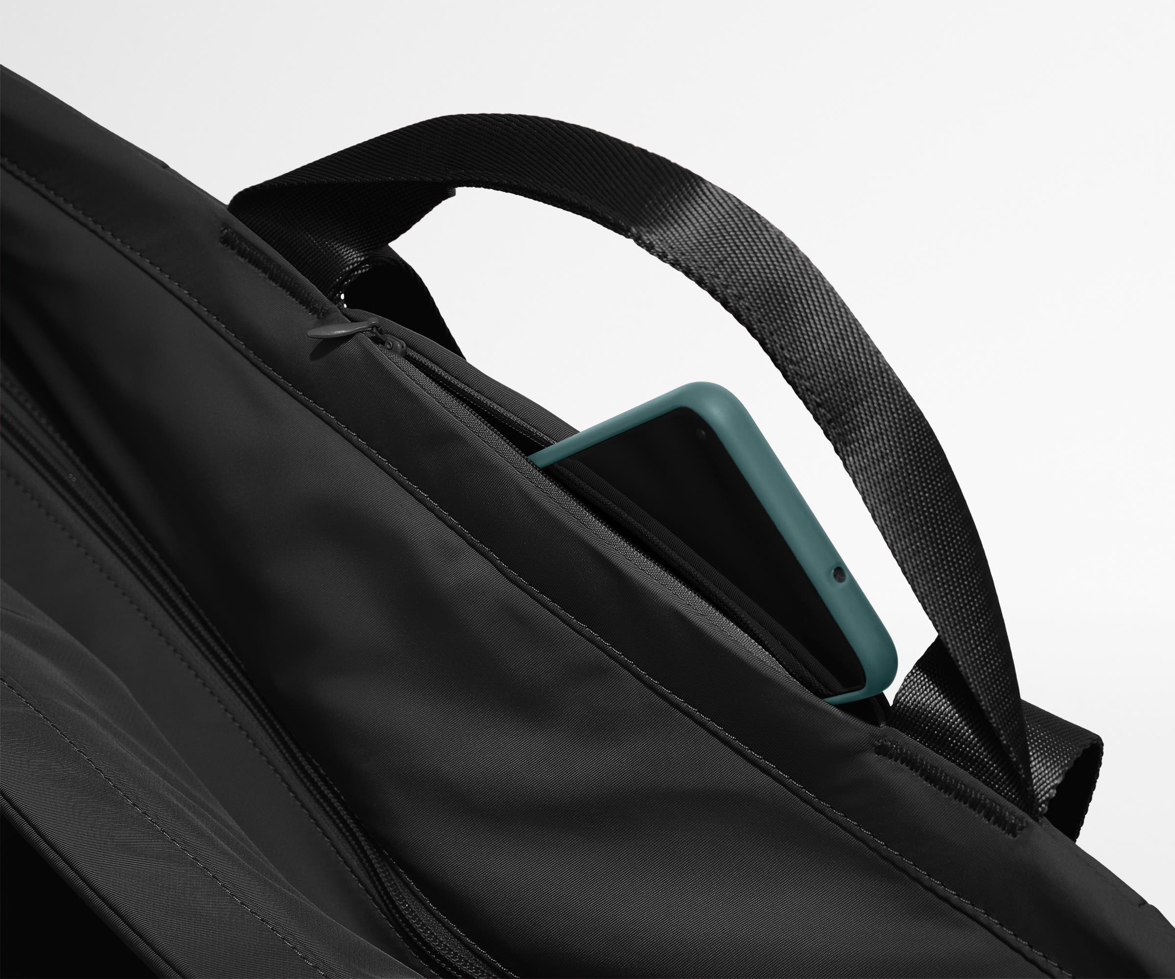 away-featherlight-tote-grand-cabas-noir-jet-black-16-pouces image 8