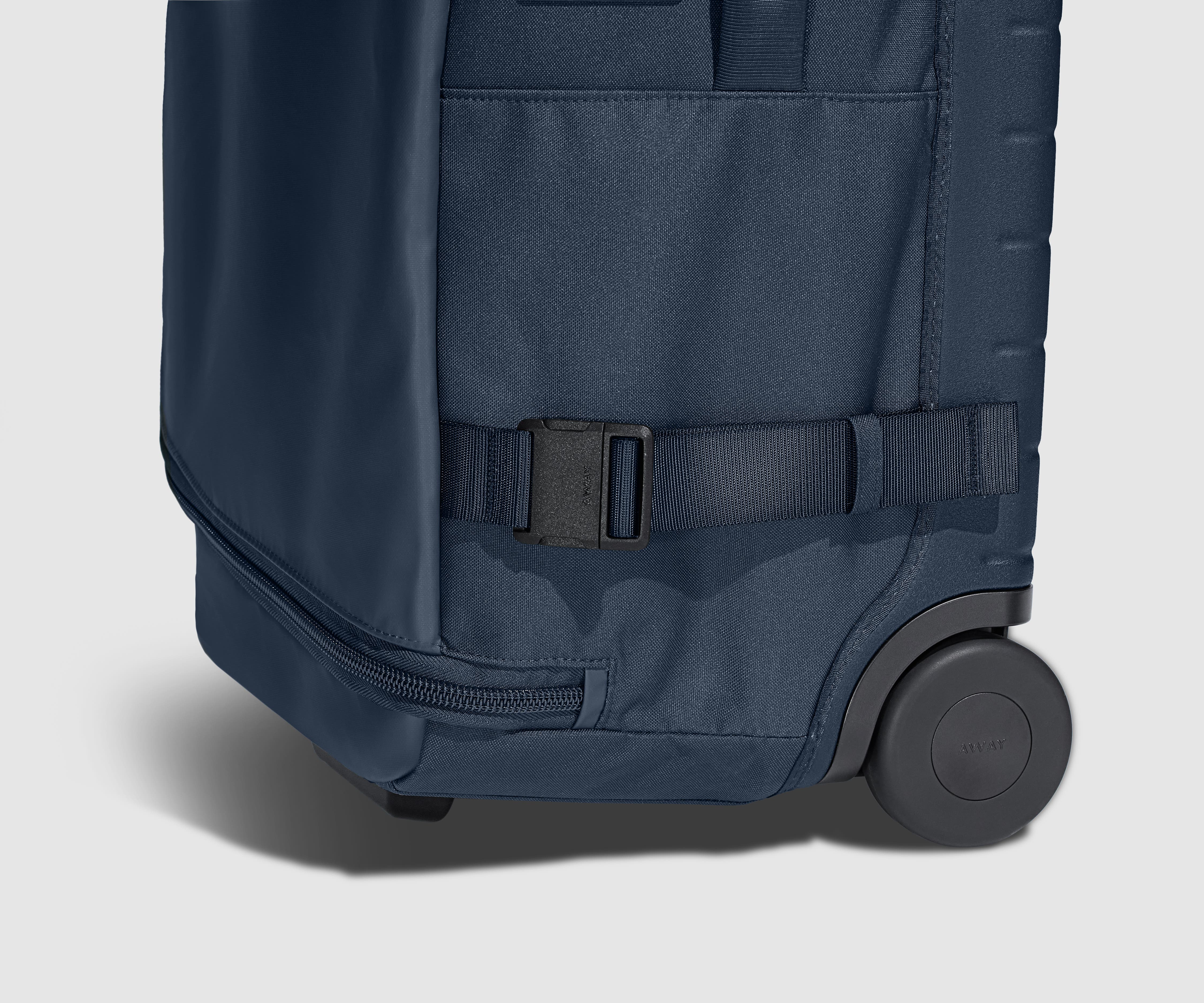 away-active-rolling-duffle-85l-sac-voyage-bleu-marine image 8