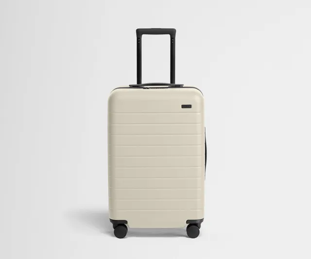 away-bigger-carry-on-valise-cabine-salt-white-rigide image 1
