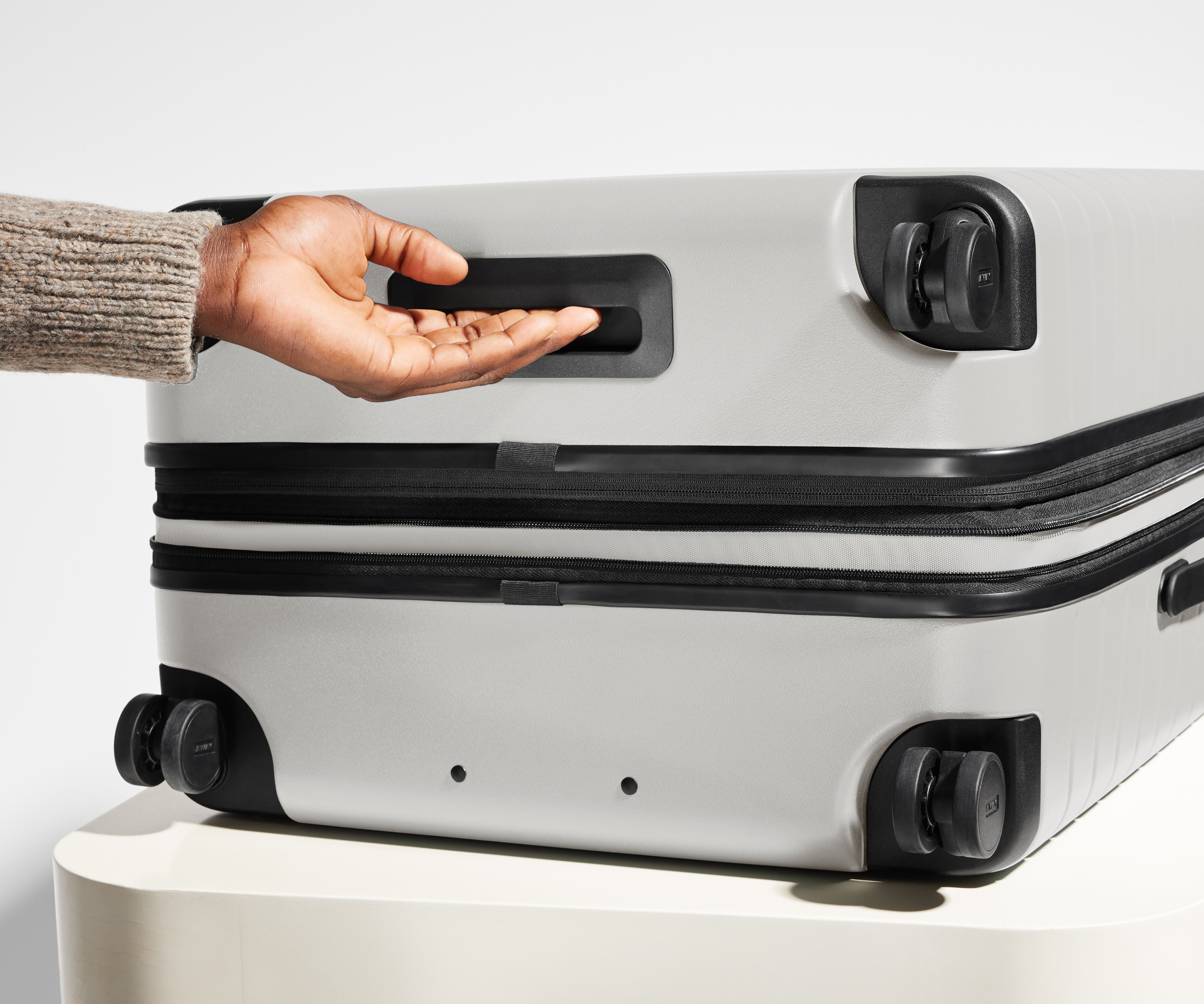 away-large-flex-valise-soute-cloud-gray-extensible-2-semaines image 7