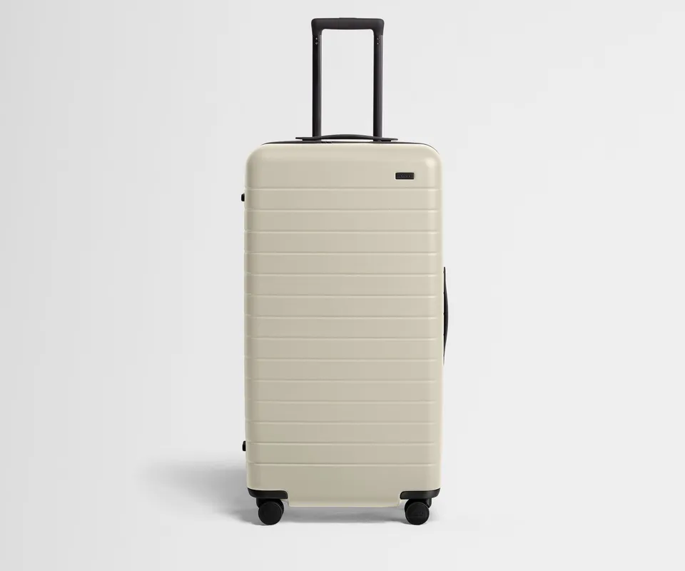 away-the-trunk-valise-soute-rigide-salt-white-compression image 1