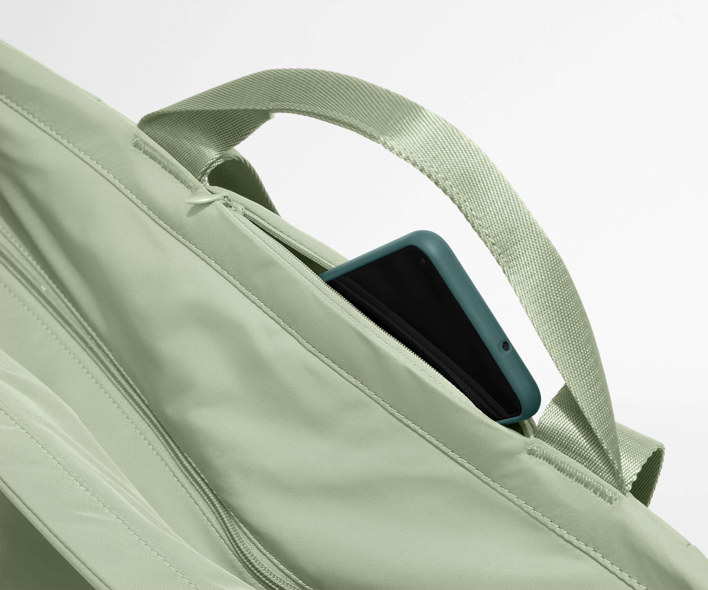 away-featherlight-tote-large-tote-bag-vert-sauge-16-pouces image 8