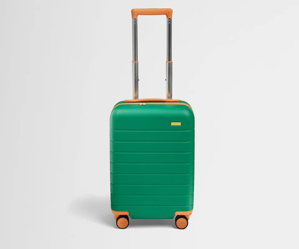 away-kids-carry-on-valise-enfant-cabine-vert-rigide-enfant image 1