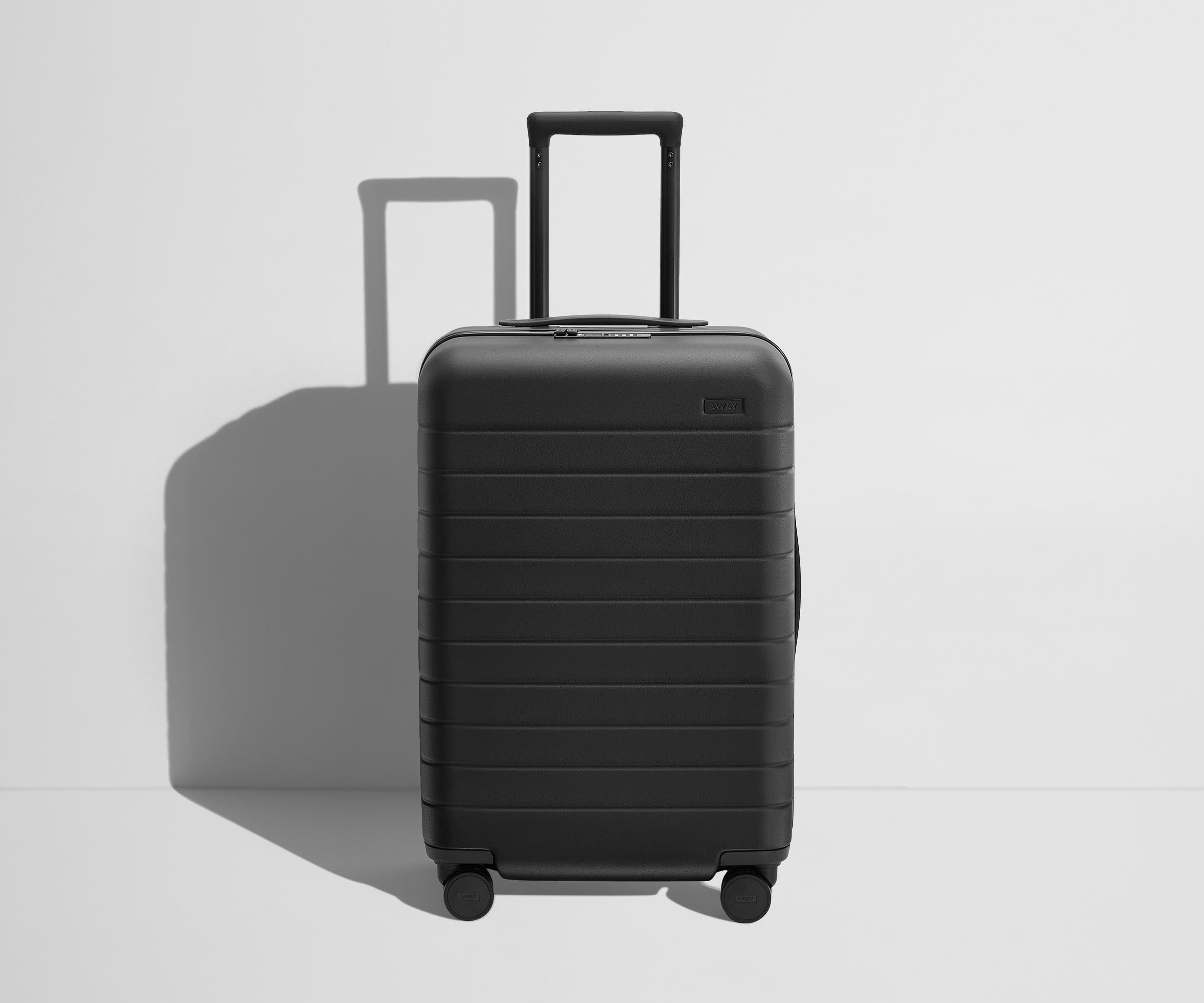 away-bigger-carry-on-flex-valise-cabine-jet-black-extensible image 2