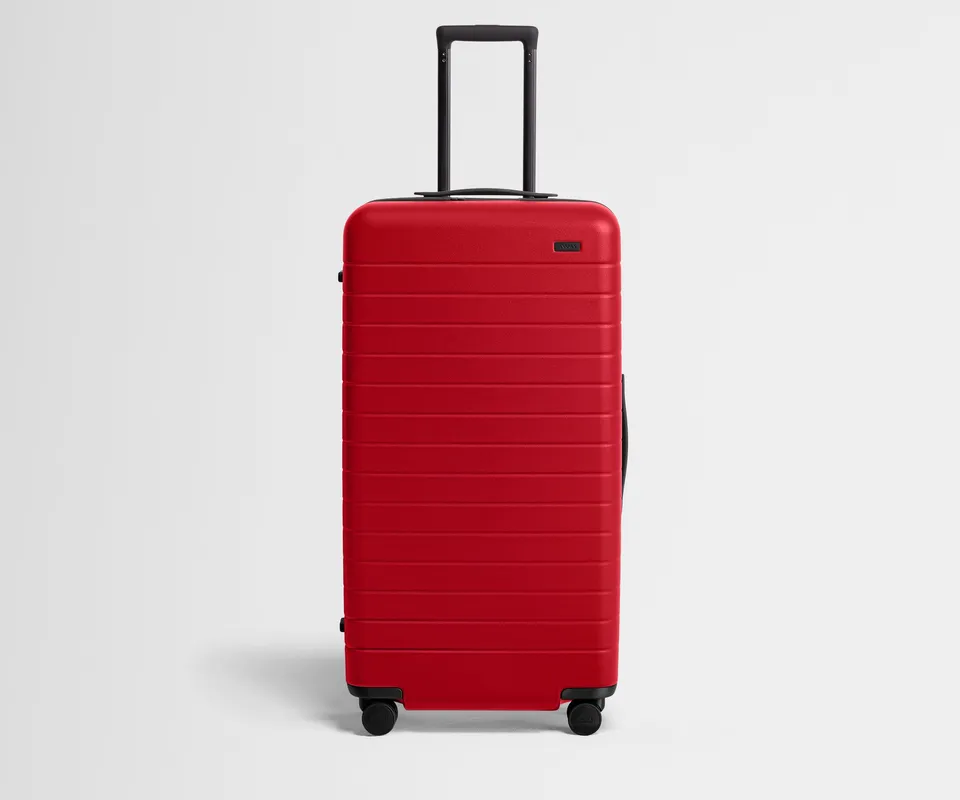 away-trunk-valise-soute-cherry-red-rigide image 1
