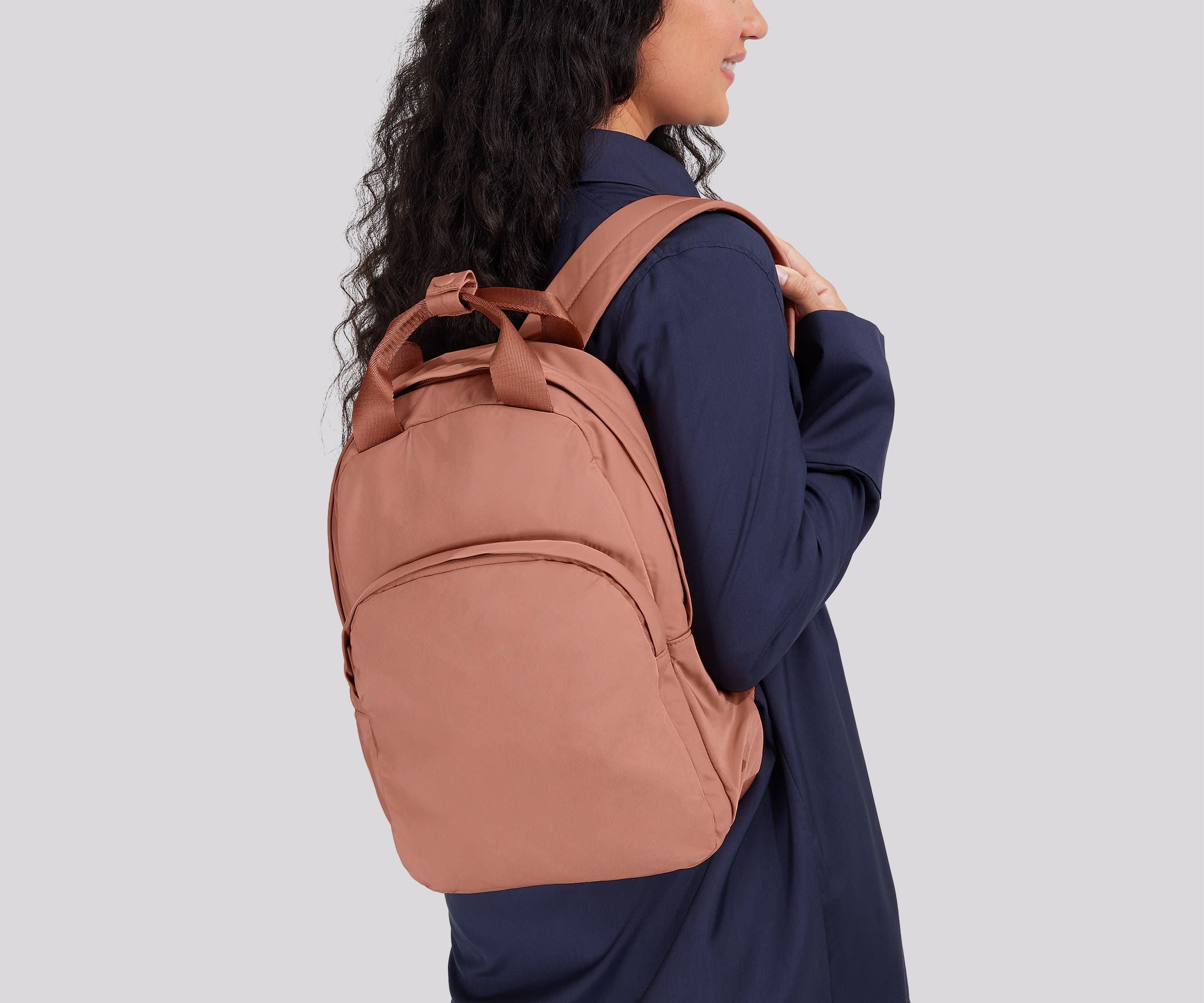 away-featherlight-backpack-sac-dos-clay-pink-14-pouces image 2