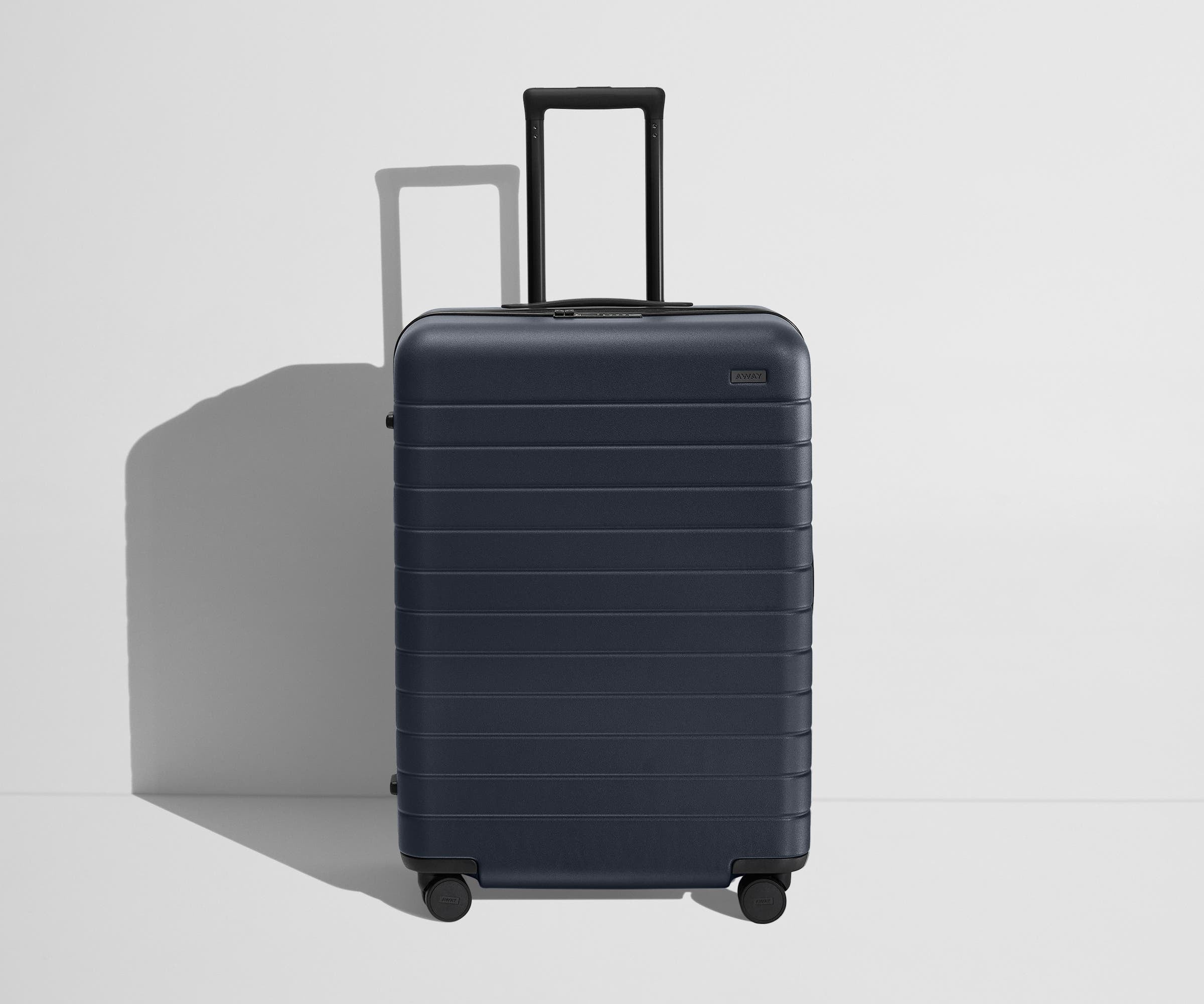 away-medium-flex-valise-soute-navy-blue-extensible image 2