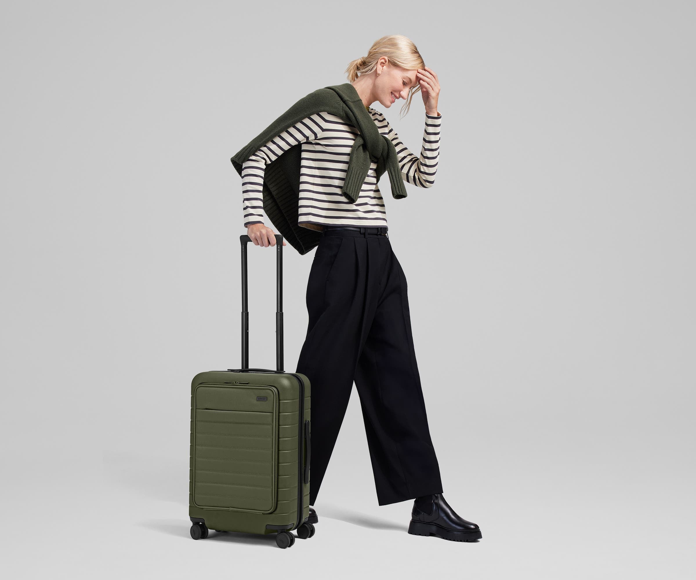 away-executive-bigger-carry-on-valise-cabine-olive image 4