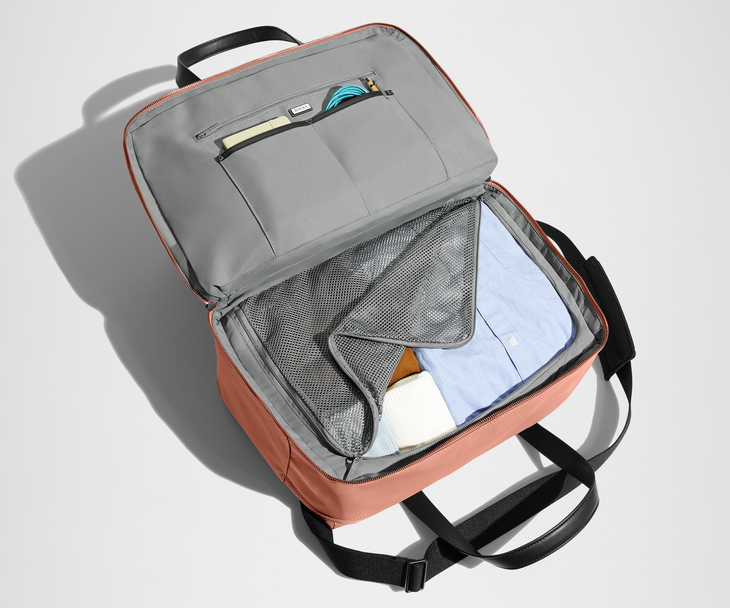 away-overnight-bag-sac-voyage-rose-ordinateur image 3
