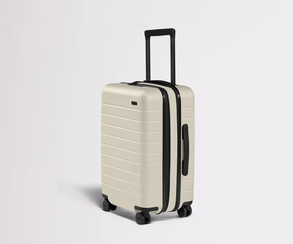 away-carry-on-flex-valise-cabine-rigide-blanche-extensible image 1