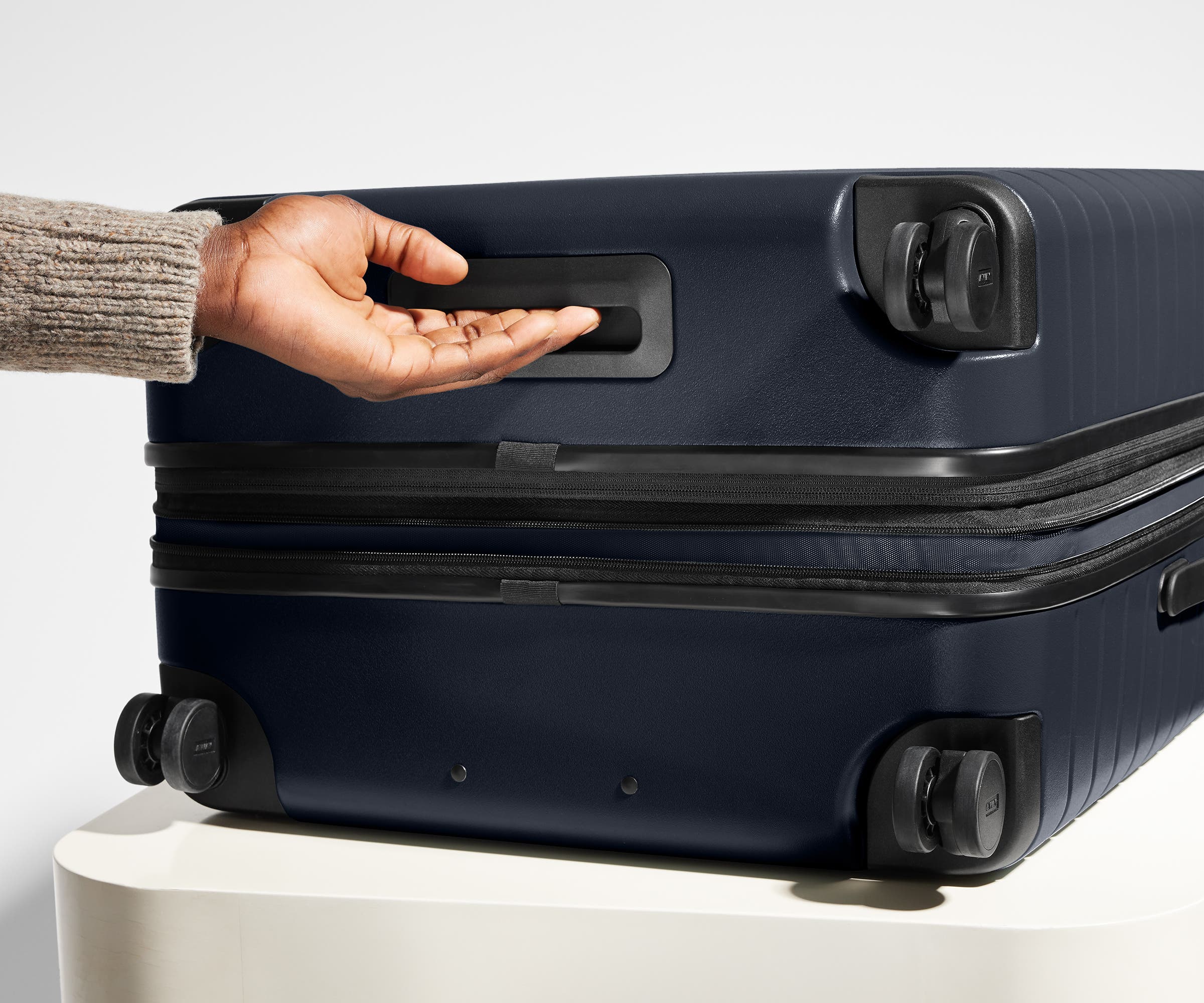 away-medium-flex-valise-soute-navy-blue-extensible image 7