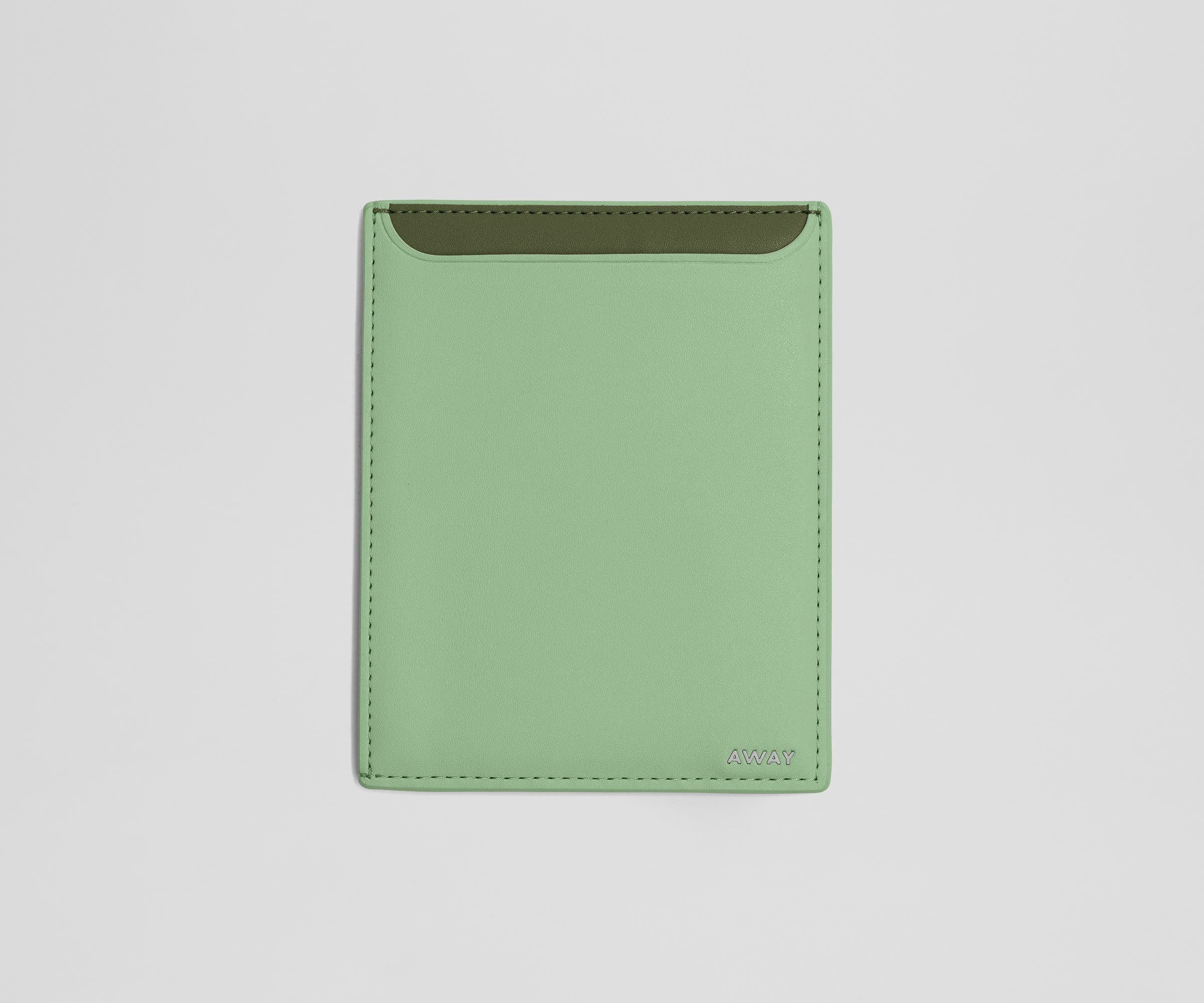 away-passport-wallet-tui-passeport-cuir-navy-blue image 8