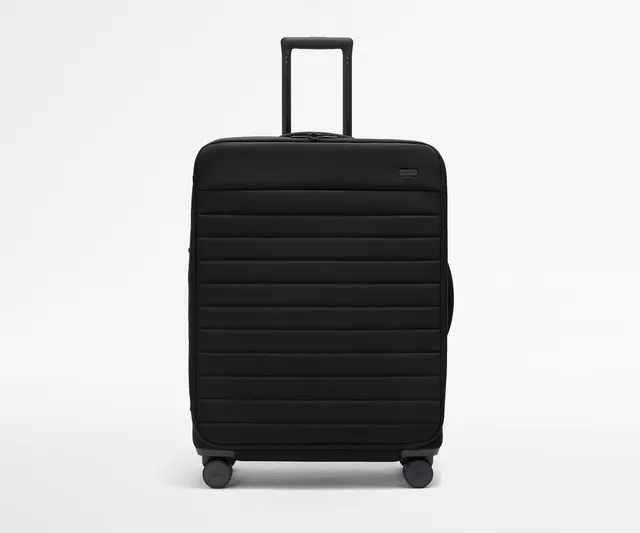 away-softside-large-valise-soute-jet-black-nylon-extensible image 1