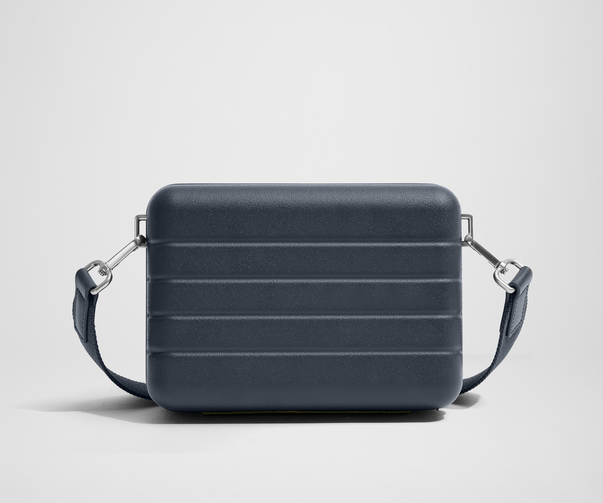 away-mini-crossbody-sac-bandouli-re-bleu-marine-rigide image 3