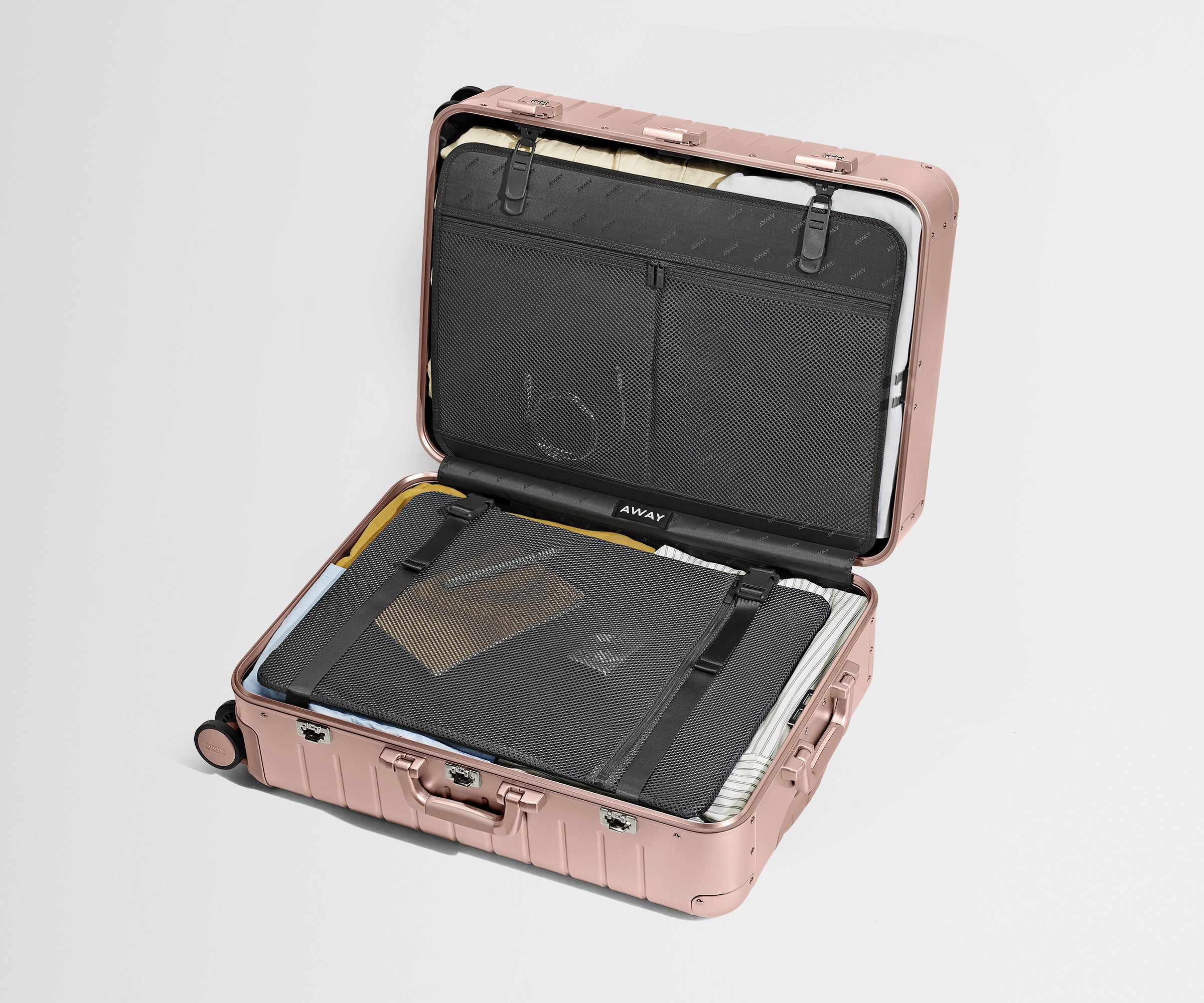 away-medium-valise-soute-aluminium-rose-gold-rigide image 3