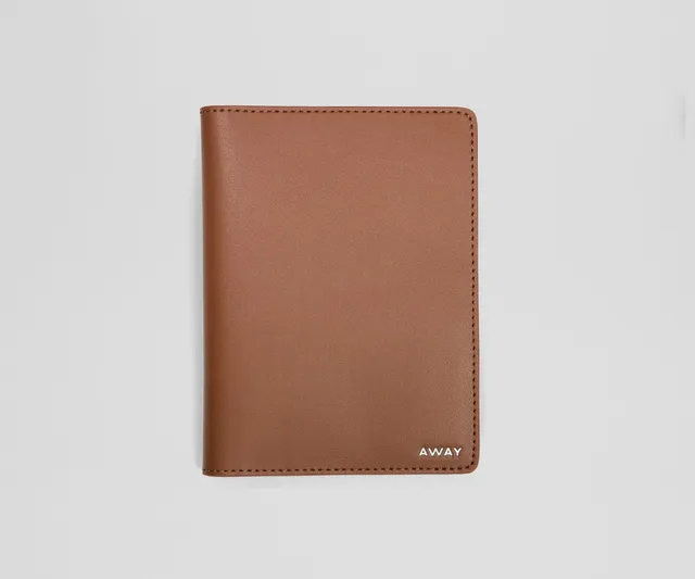 away-porte-passeport-cuir-marron-selle-saddle-brown image 1
