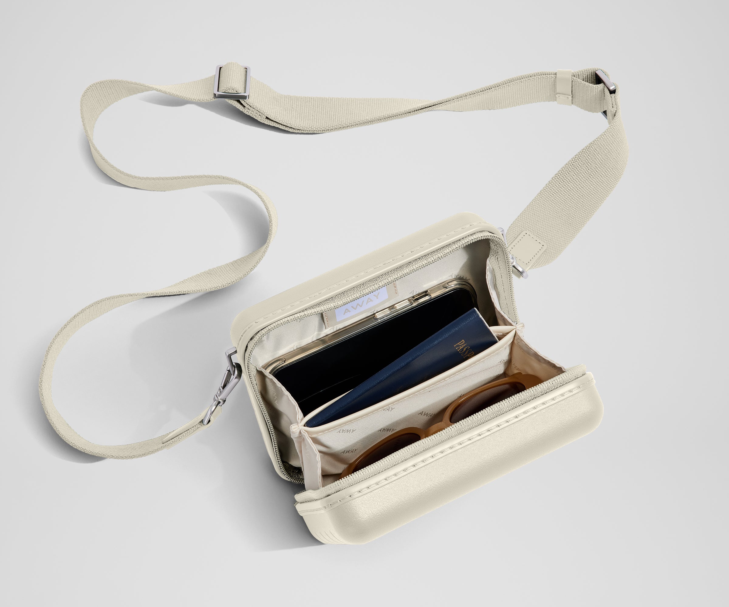 away-mini-crossbody-sac-bandouli-re-salt-white image 4