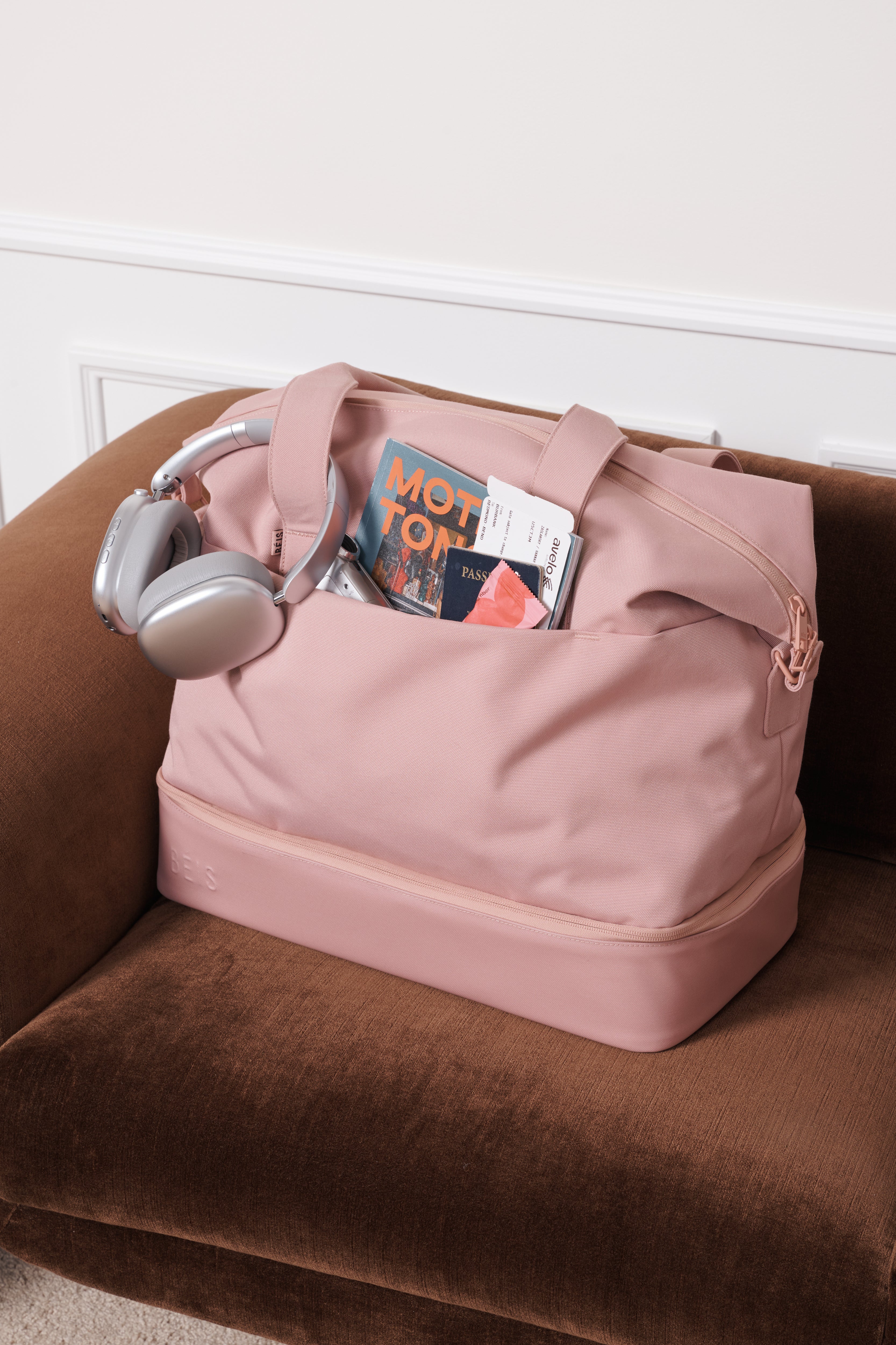 beis-mini-weekender-sac-voyage-atlas-pink-cabine image 4