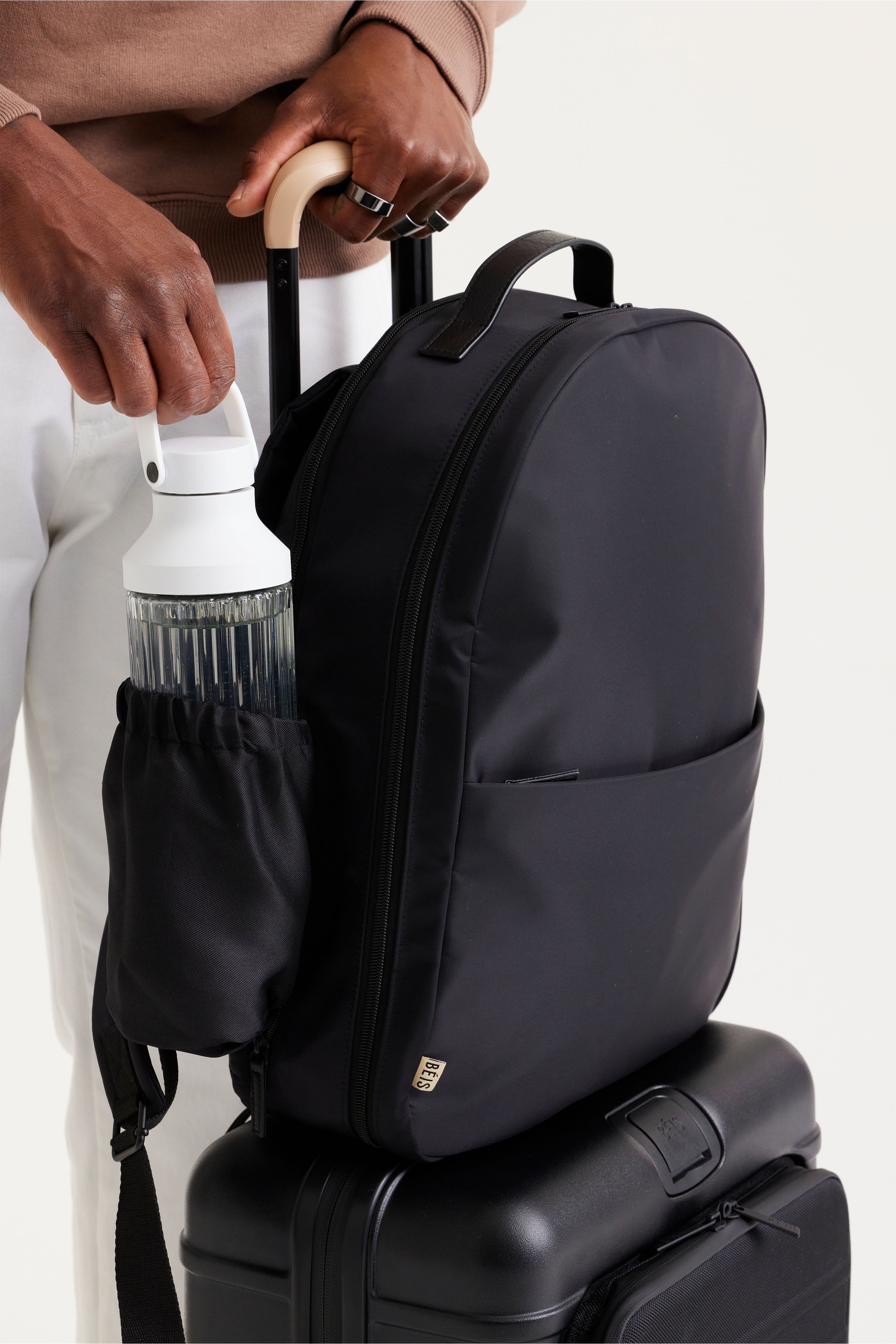 beis-commuter-backpack-sac-dos-ordinateur-noir image 6