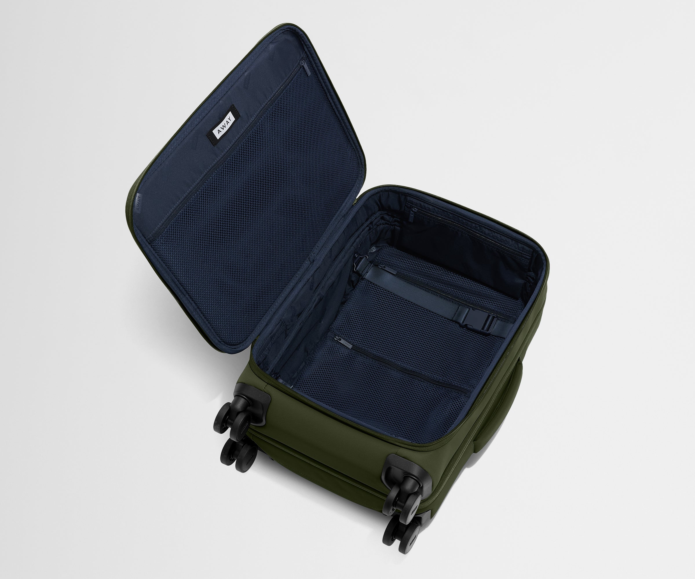 away-carry-on-valise-cabine-souple-vert-olive-extensible image 3