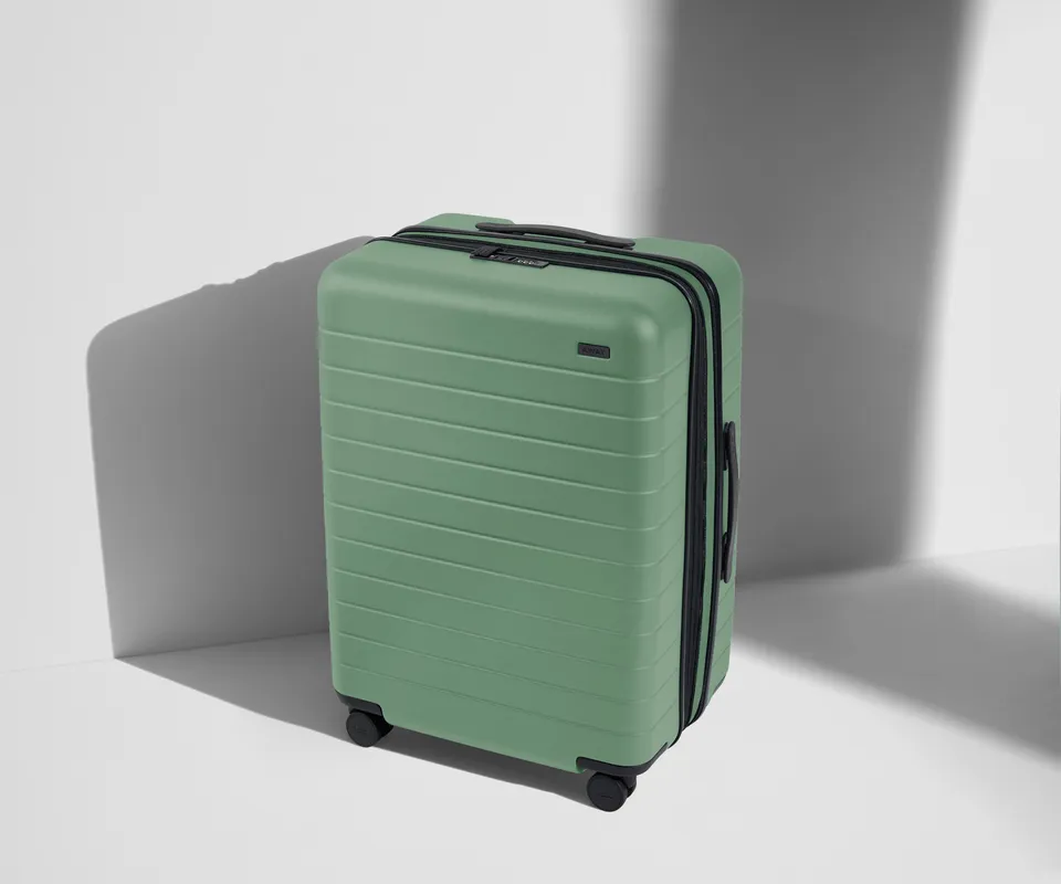 away-medium-flex-the-valise-soute-sea-green image 1