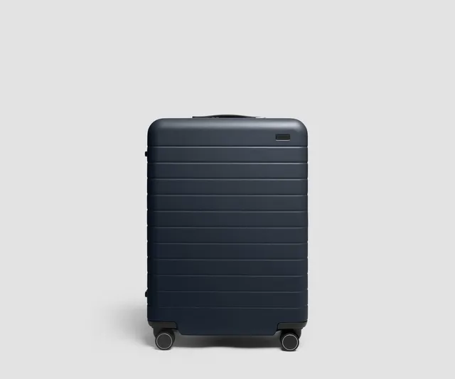 away-medium-3-valise-soute-navy-blue-freins image 1