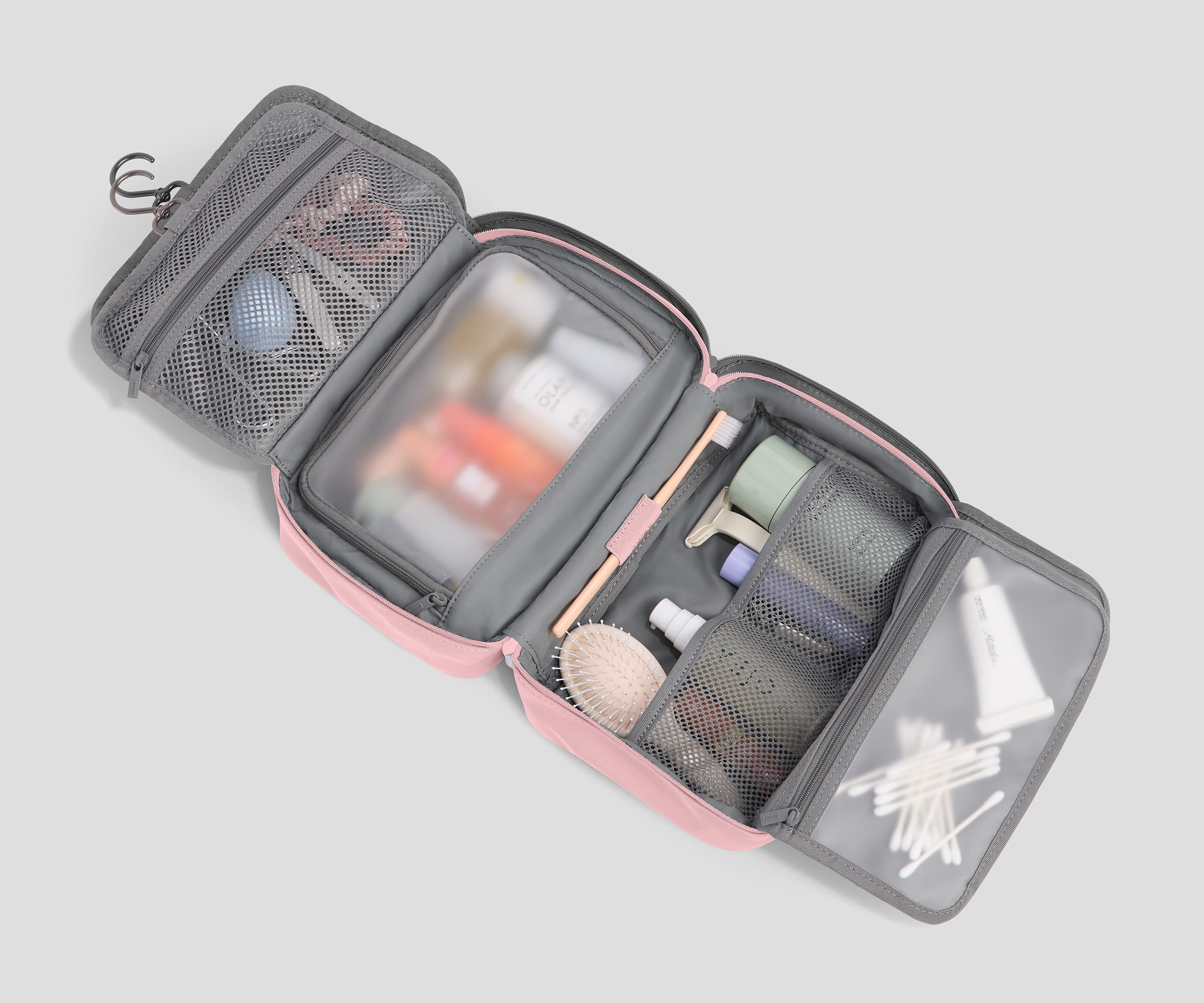 away-hanging-trousse-de-toilette-suspendue-rose-blush image 2