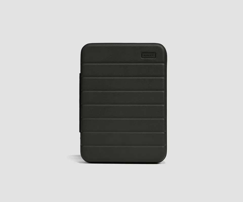 away-medium-tech-case-trousse-tech-jet-black-coque-dure image 1
