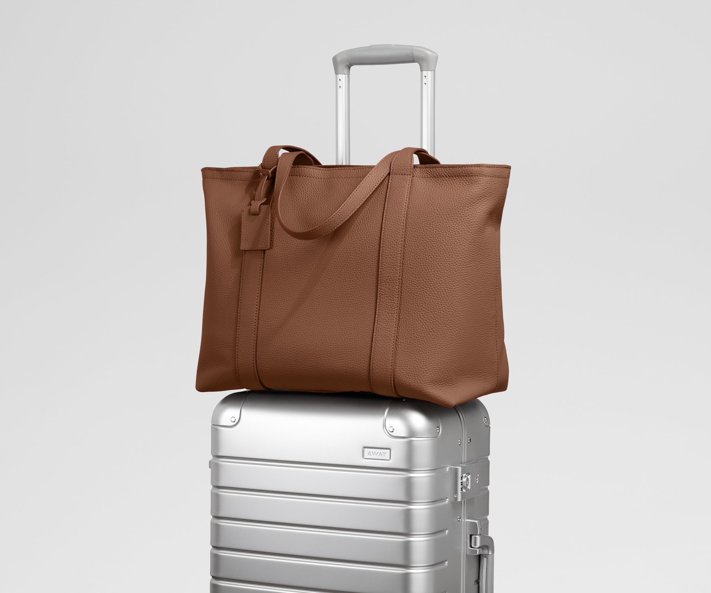 away-leather-tote-sac-tote-cuir-v-ritable-saddle-brown image 8