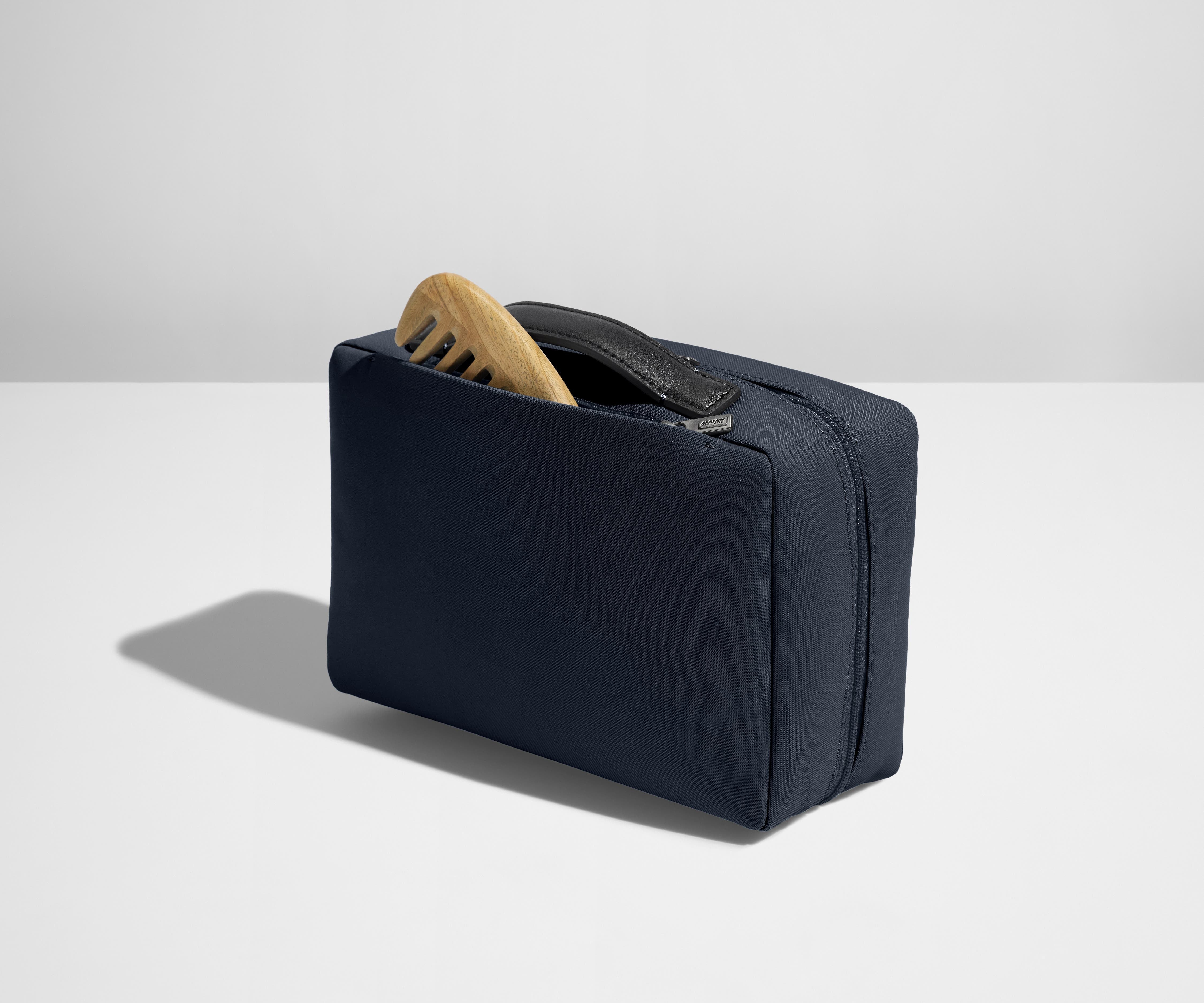 away-small-toiletry-bag-petite-trousse-bleu-marine image 4