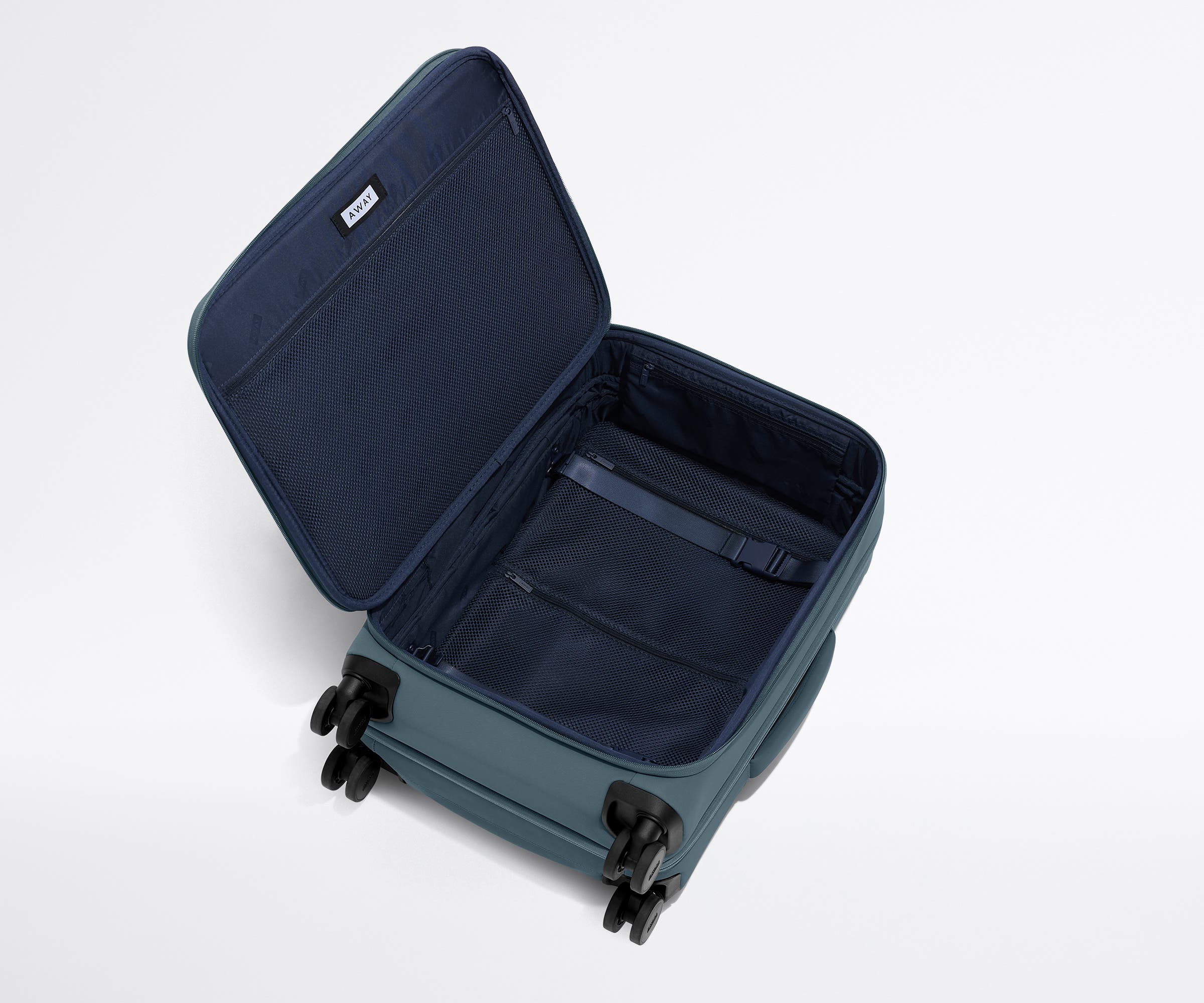 away-softside-bigger-carry-on-valise-cabine-coast-blue-extensible image 8
