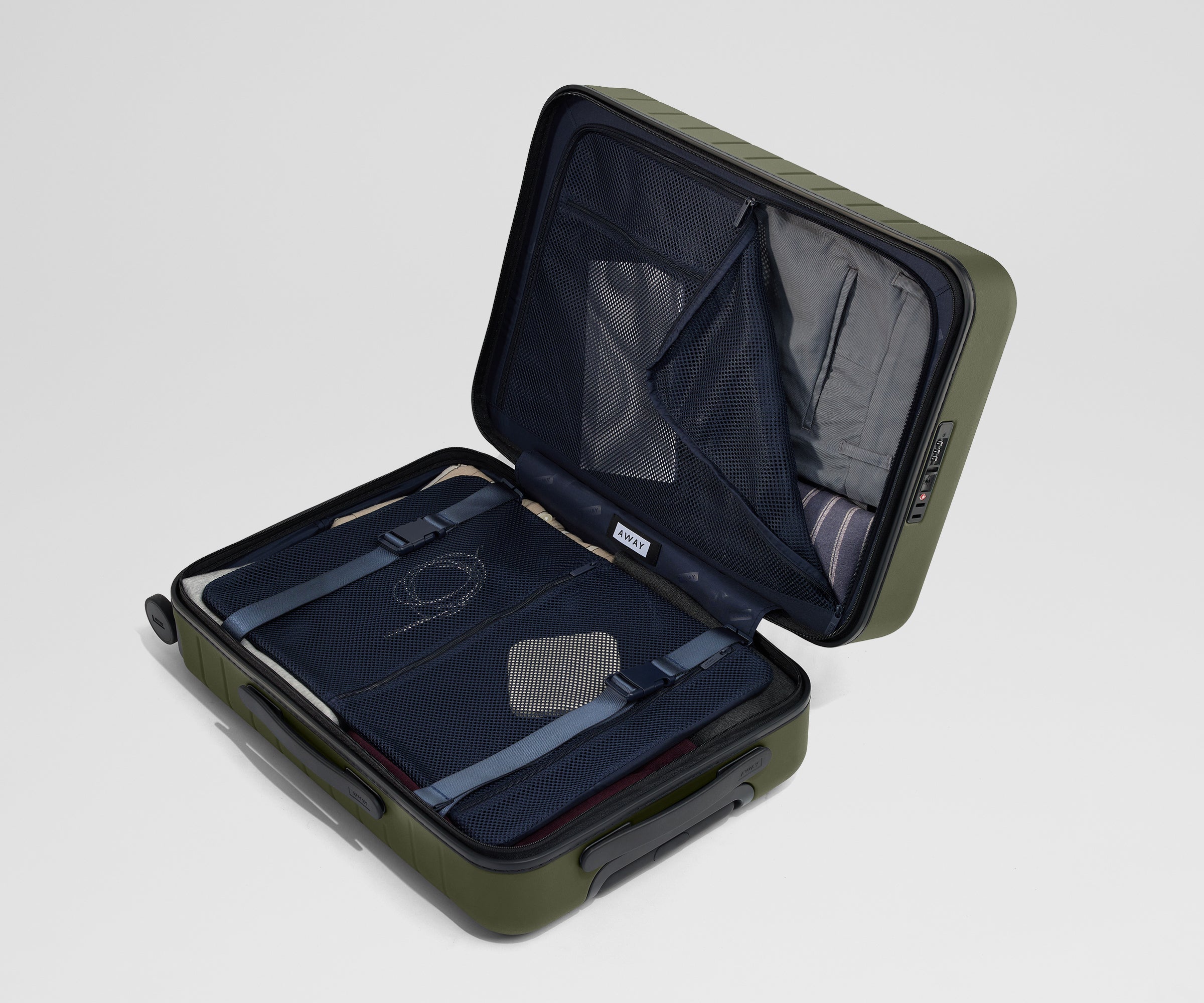 away-executive-carry-on-valise-cabine-olive-green-laptop image 8