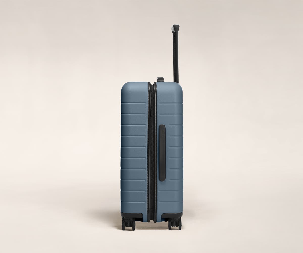 away-bigger-carry-on-valise-cabine-coast-blue-rigide-polycarbonate image 4