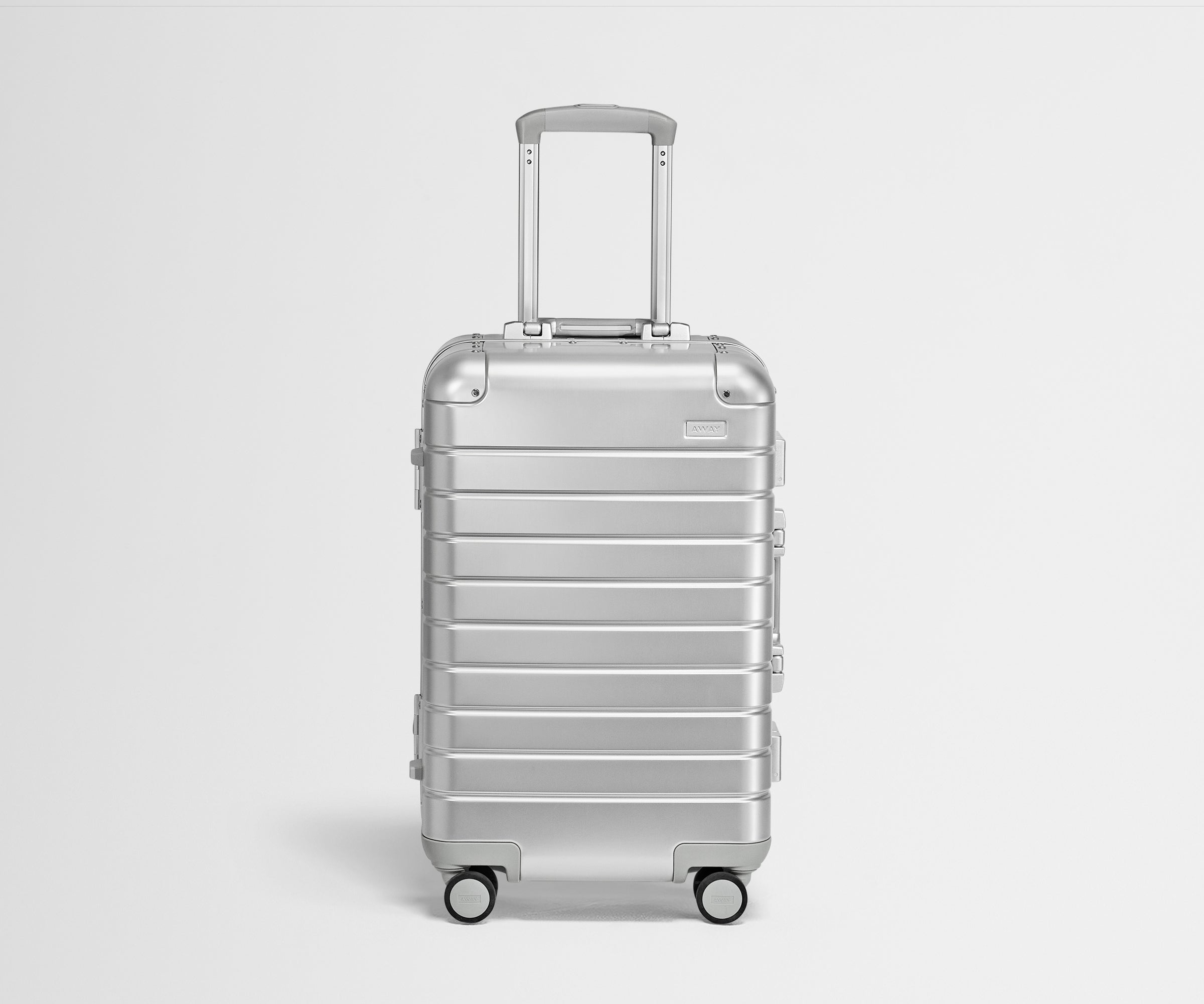 away-bigger-carry-on-valise-alu-silver-cabine image 1