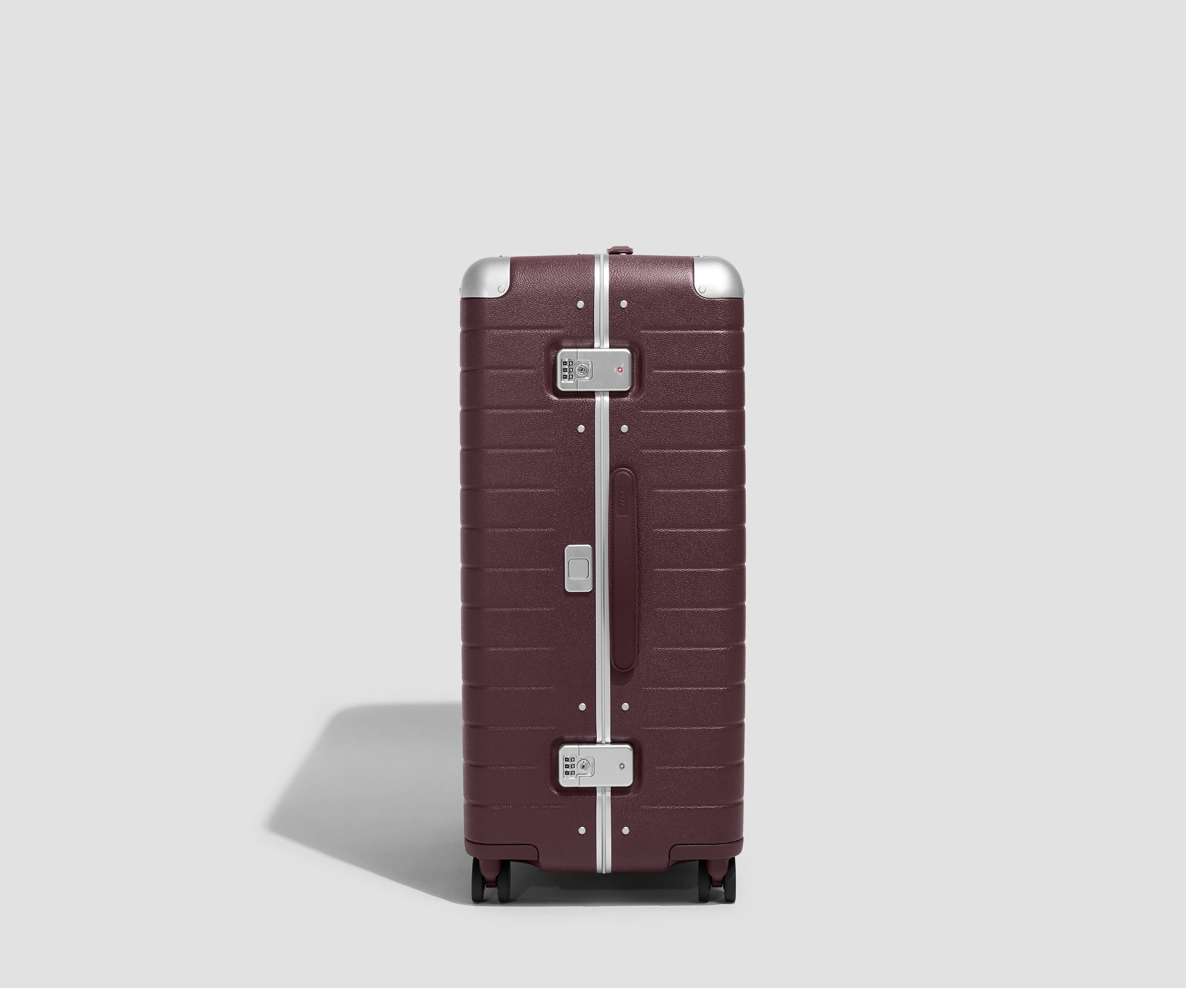 away-aluminum-edge-large-valise-soute-rouge-aluminium image 3