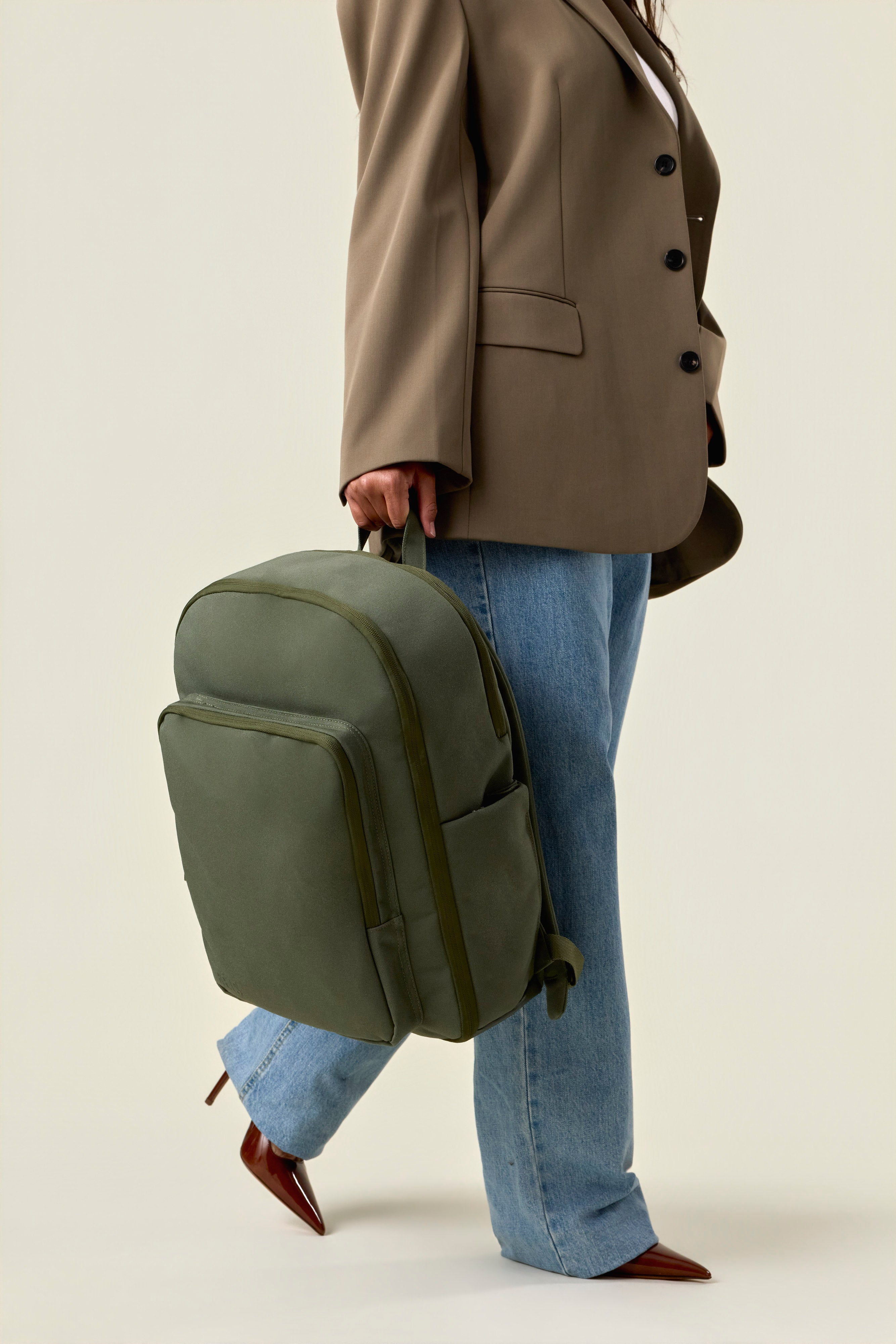 beis-travel-backpack-sac-dos-olive-ordinateur image 4