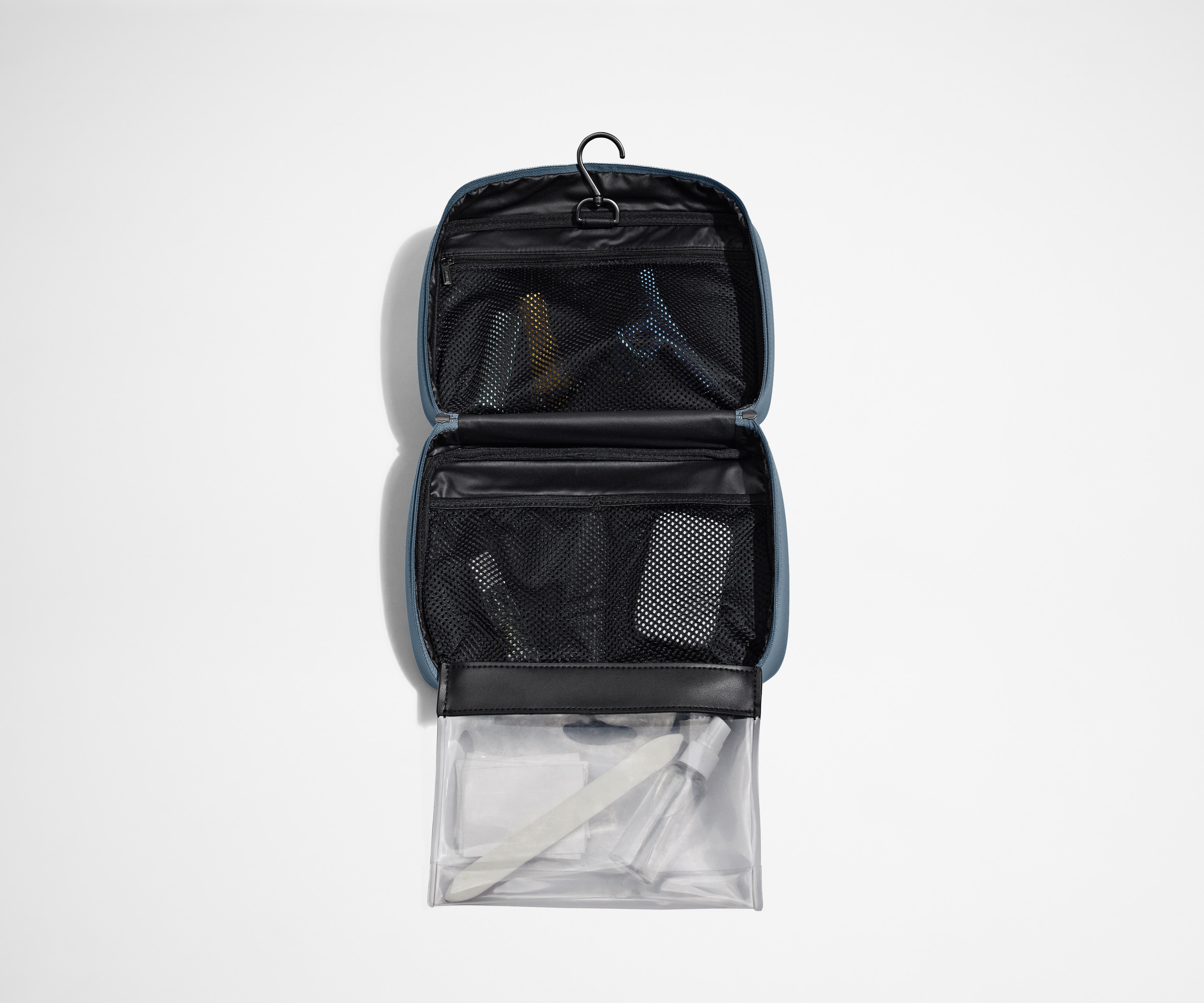 away-toiletry-bags-trousse-suspendue-coast-blue-trousse-de-toilette-nylon image 3