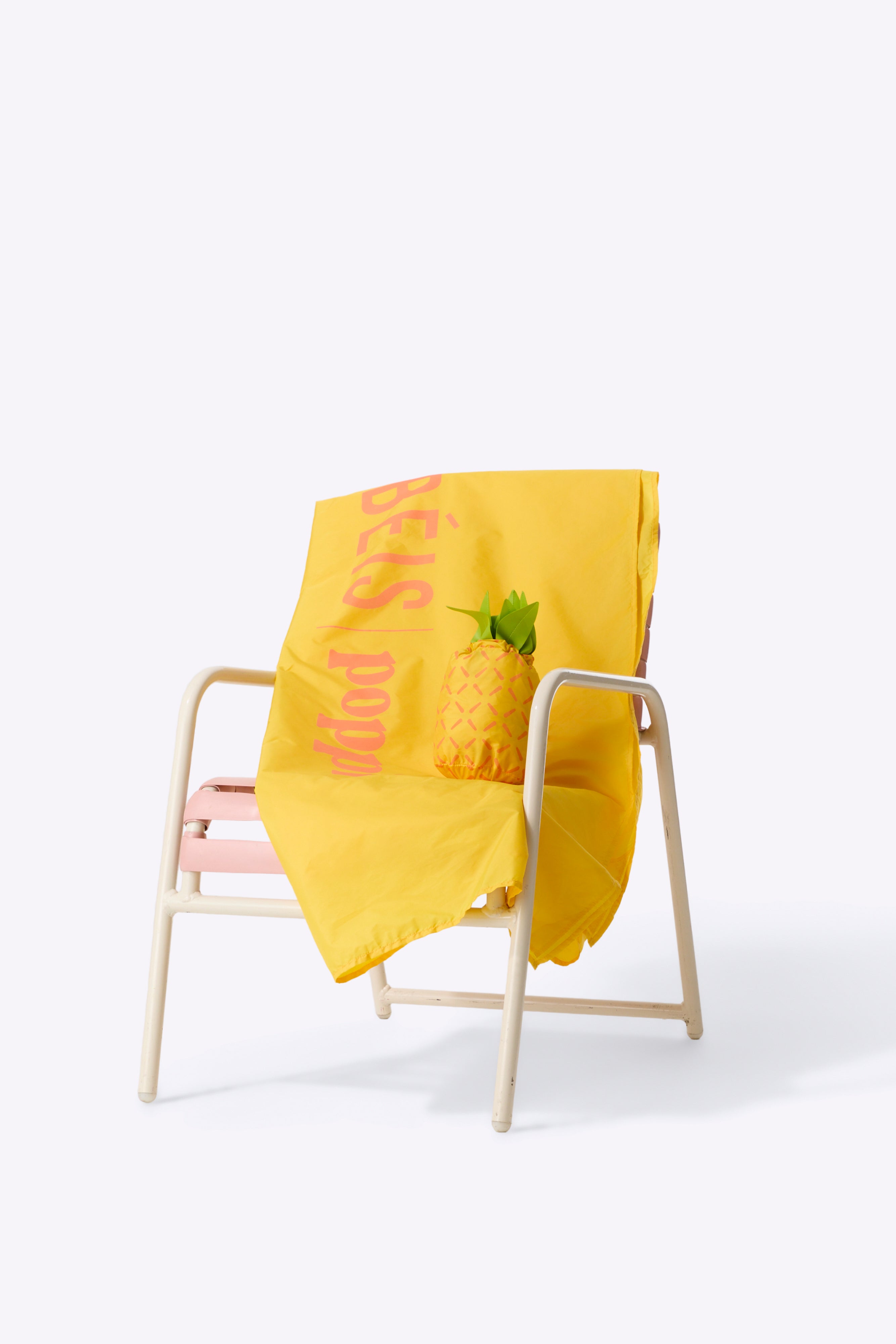 b-is-x-poppi-beach-blanket-couverture-plage-ananas-pineapple image 4