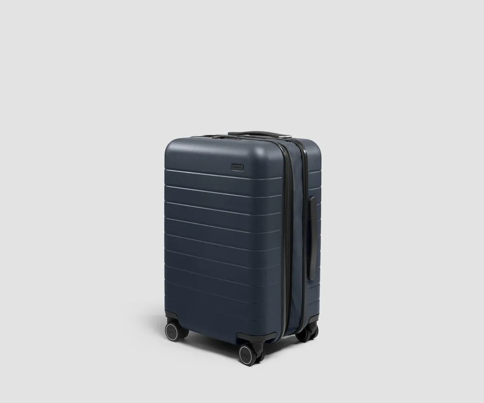 away-the-carry-on-flex-3-valise-cabine-bleu-marine-extensible image 1