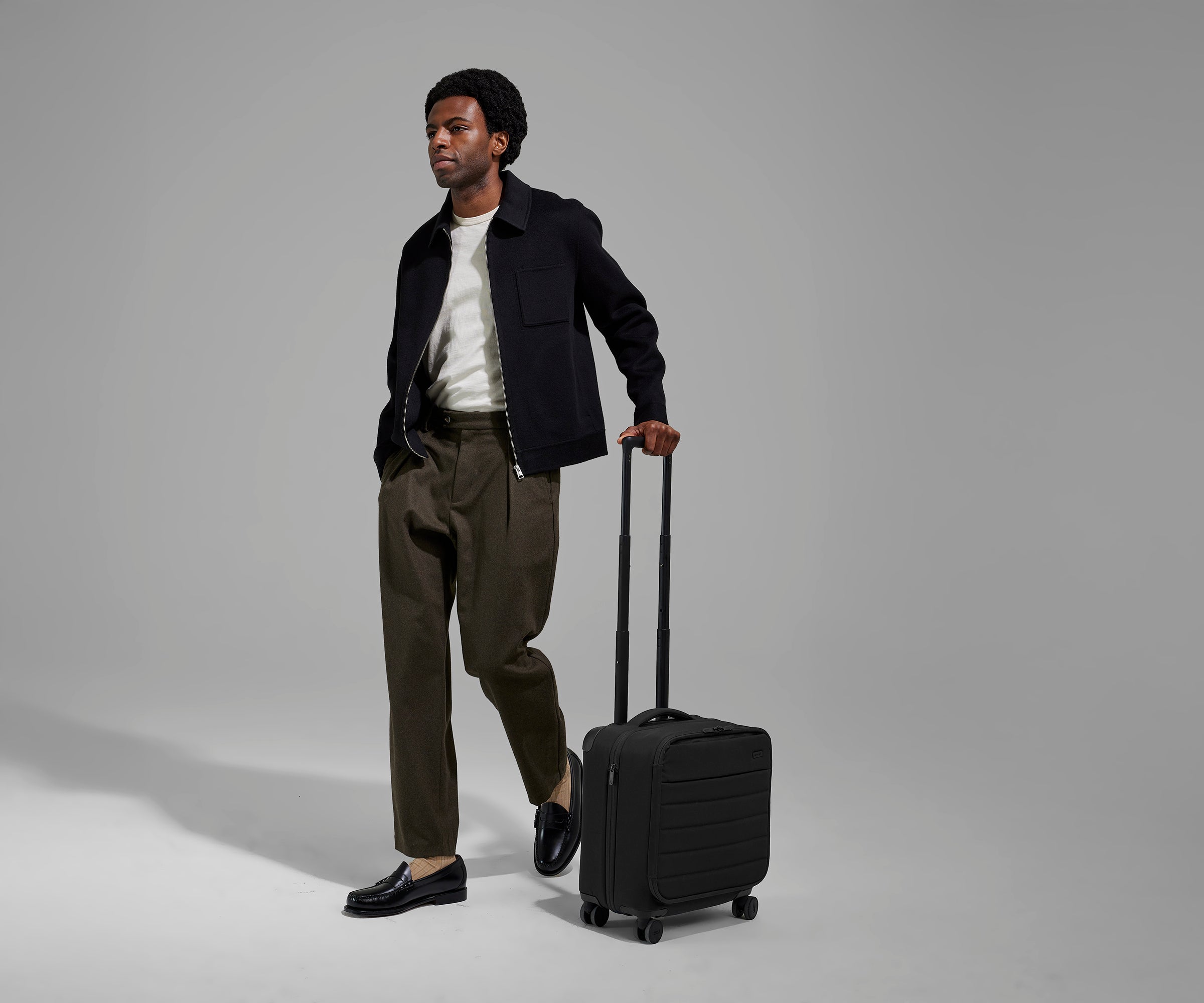 away-softside-compact-valise-cabine-souple-jet-black-nylon image 4