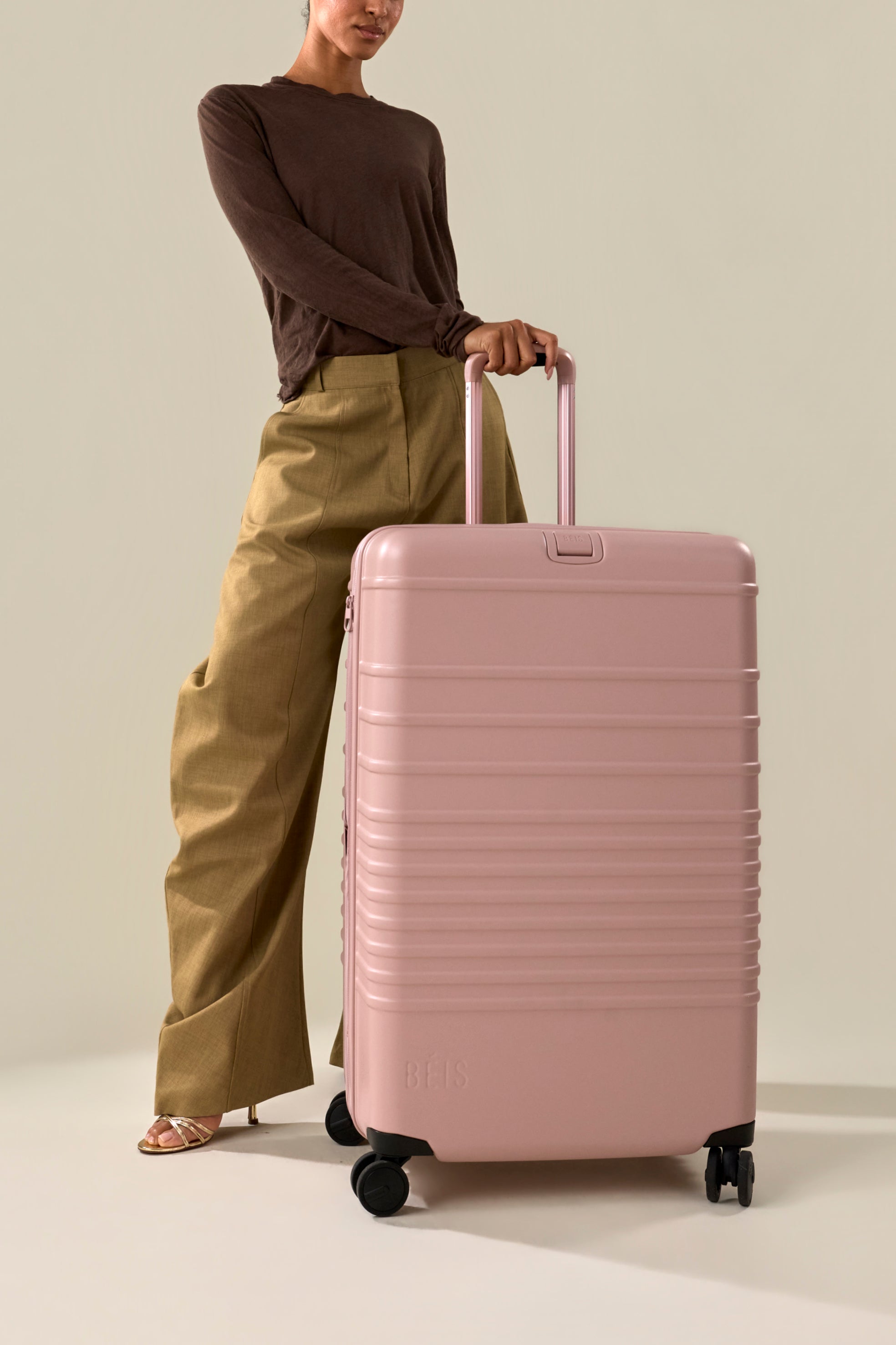 beis-the-overpacker-starter-set-ensemble-valises-rose-rigide image 5