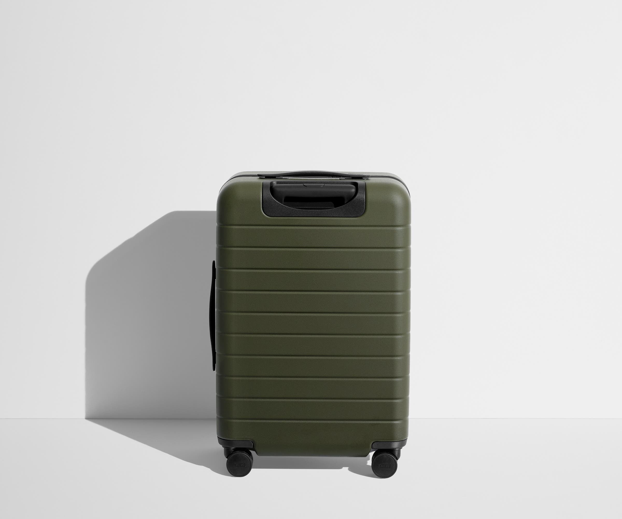 away-the-bigger-carry-on-flex-valise-cabine-olive-green-extensible image 8