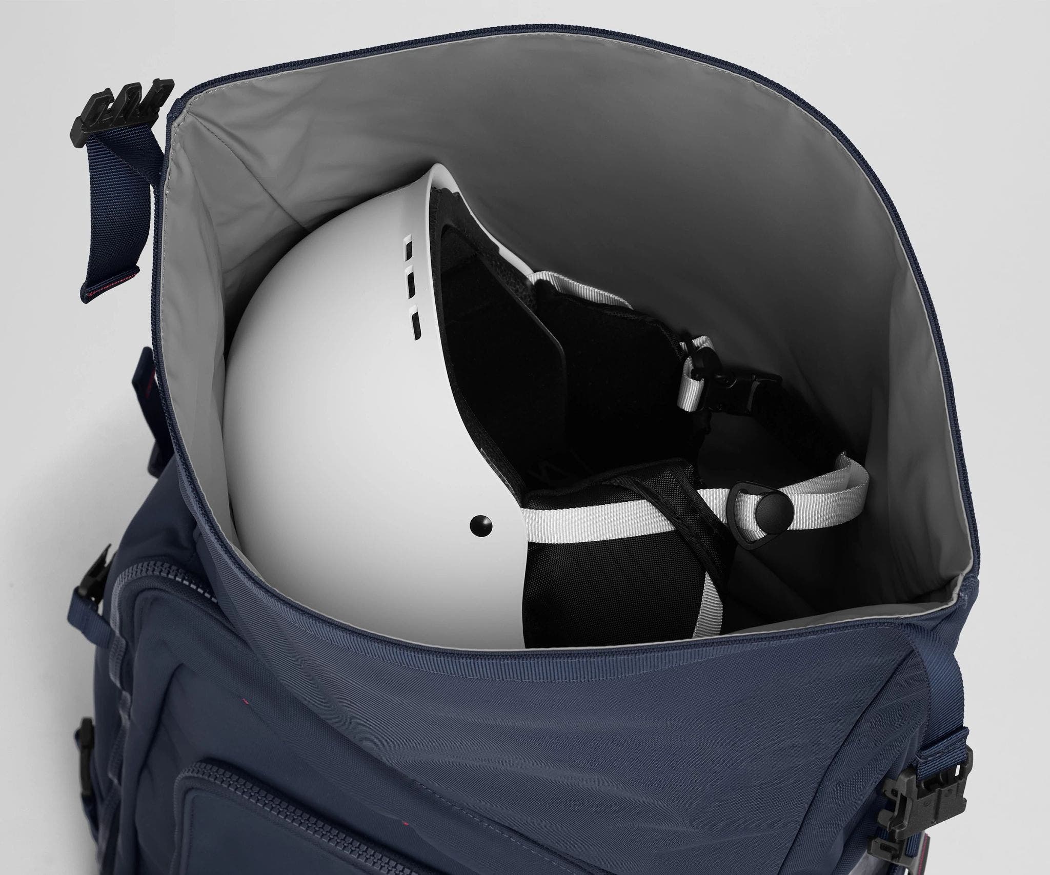 away-carry-on-boot-bag-55l-sac-ski-navy-blue image 7