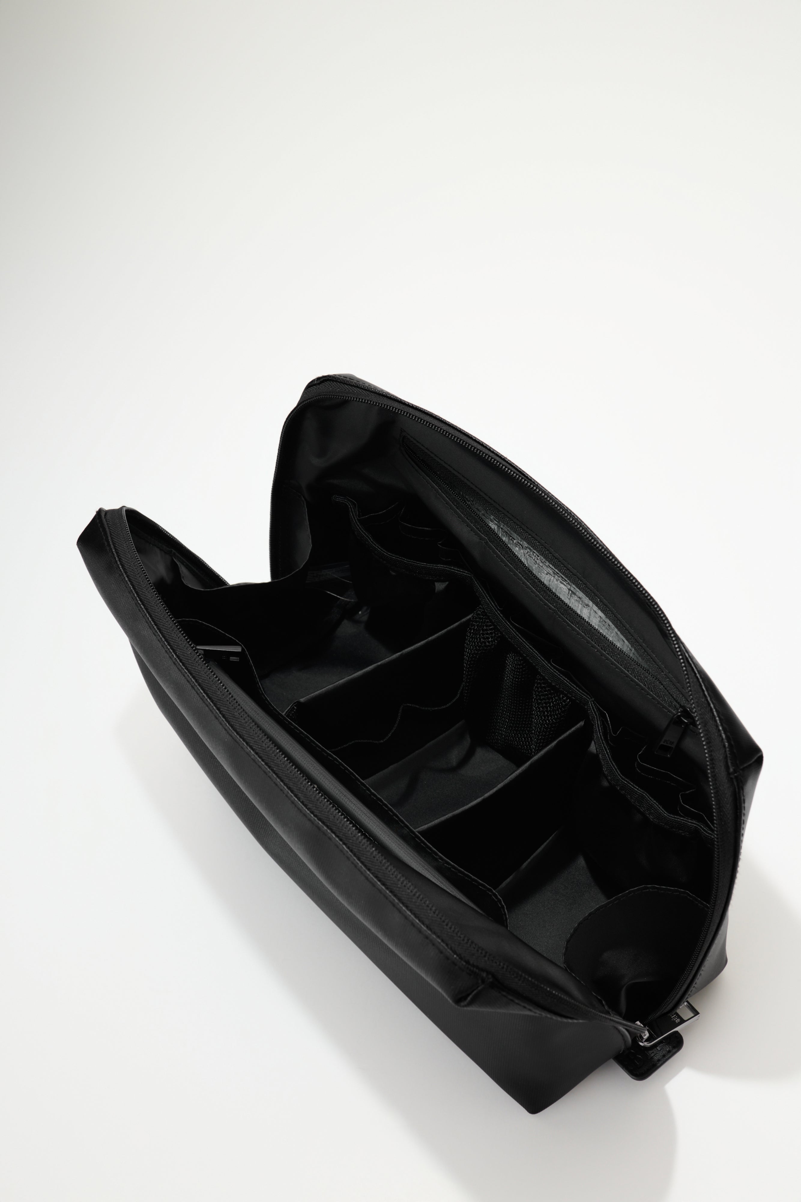 beis-large-cosmetic-pouch-trousse-maquillage-noir image 2